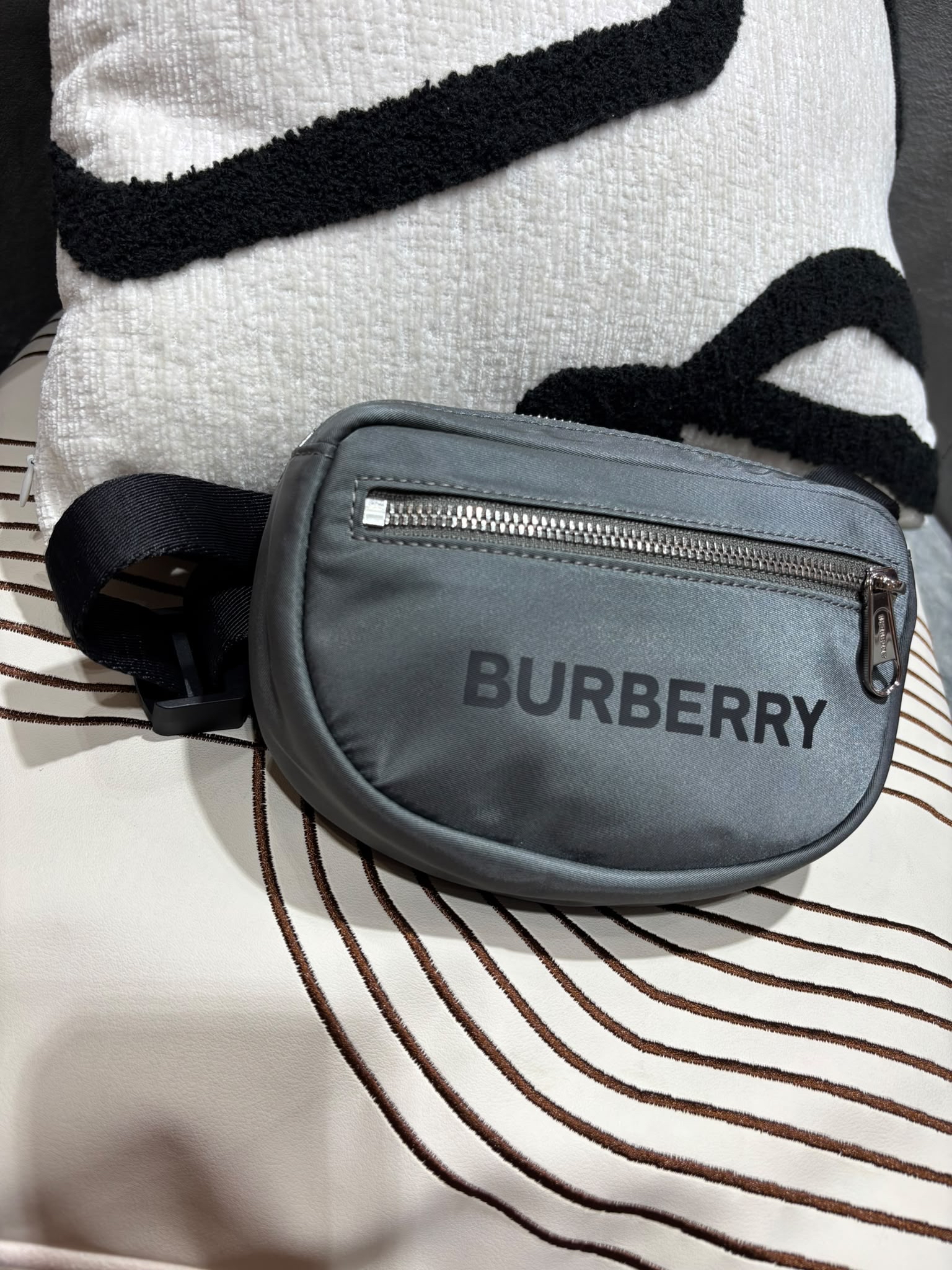 Burberry belt bag nylon waist bag 腰包 100%Authentic, 98%New ✅dust bag