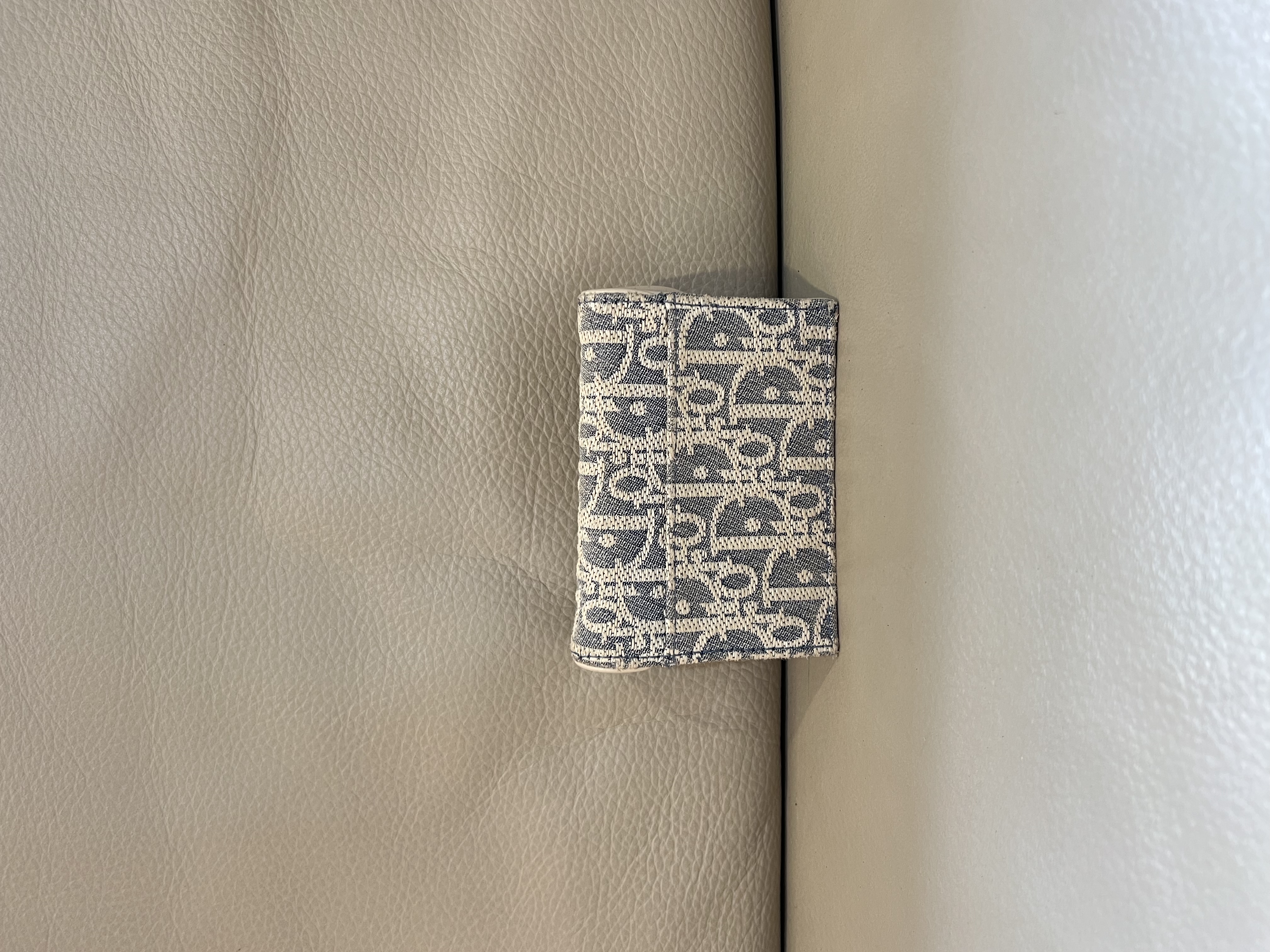 Pre-Owned DIOR Card Holder / Product Code: 26041644