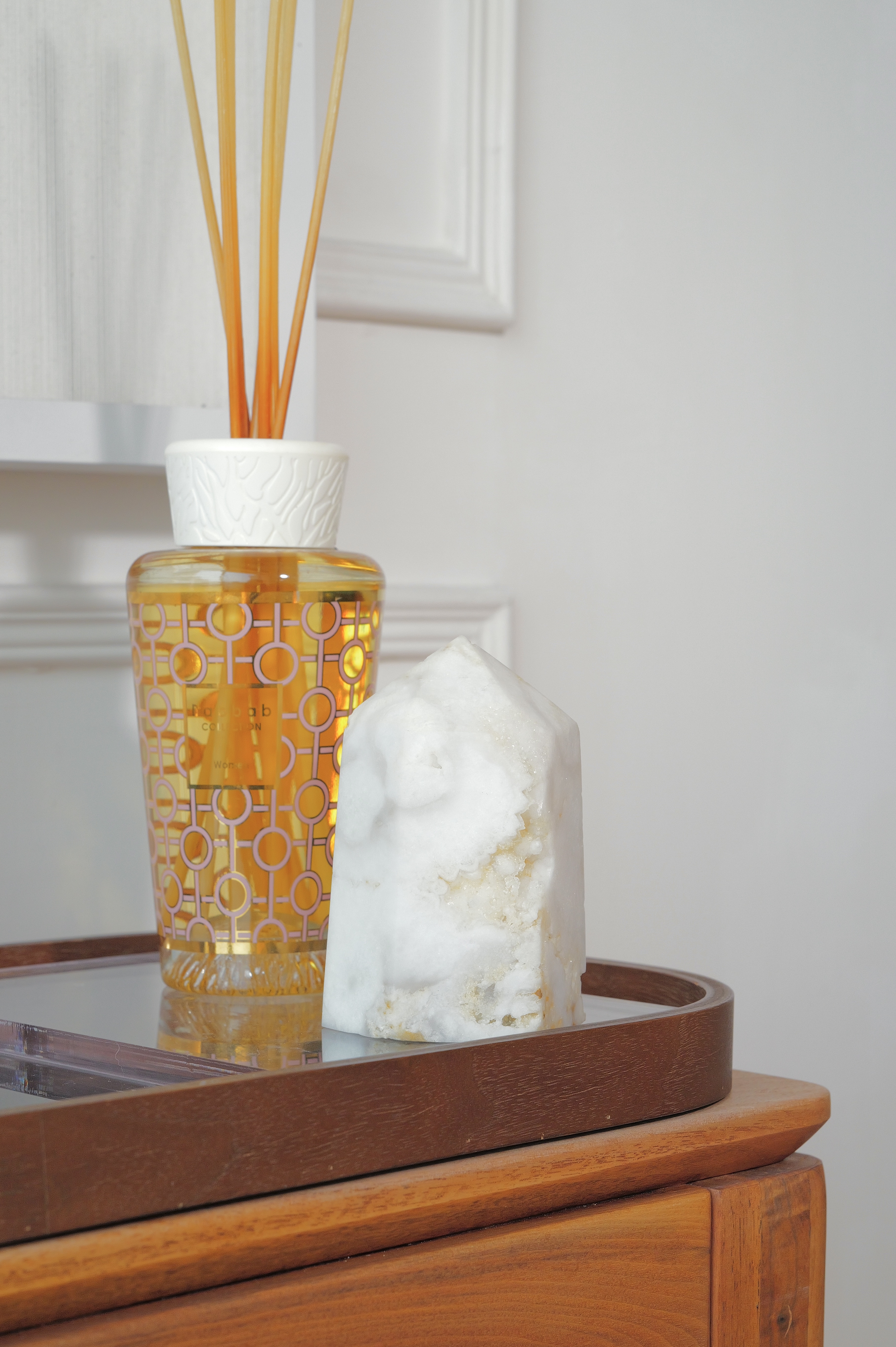  ༒10.6cm白晶洞晶牙六角柱༒   CQ.6002H2MGA79-RA1*63A