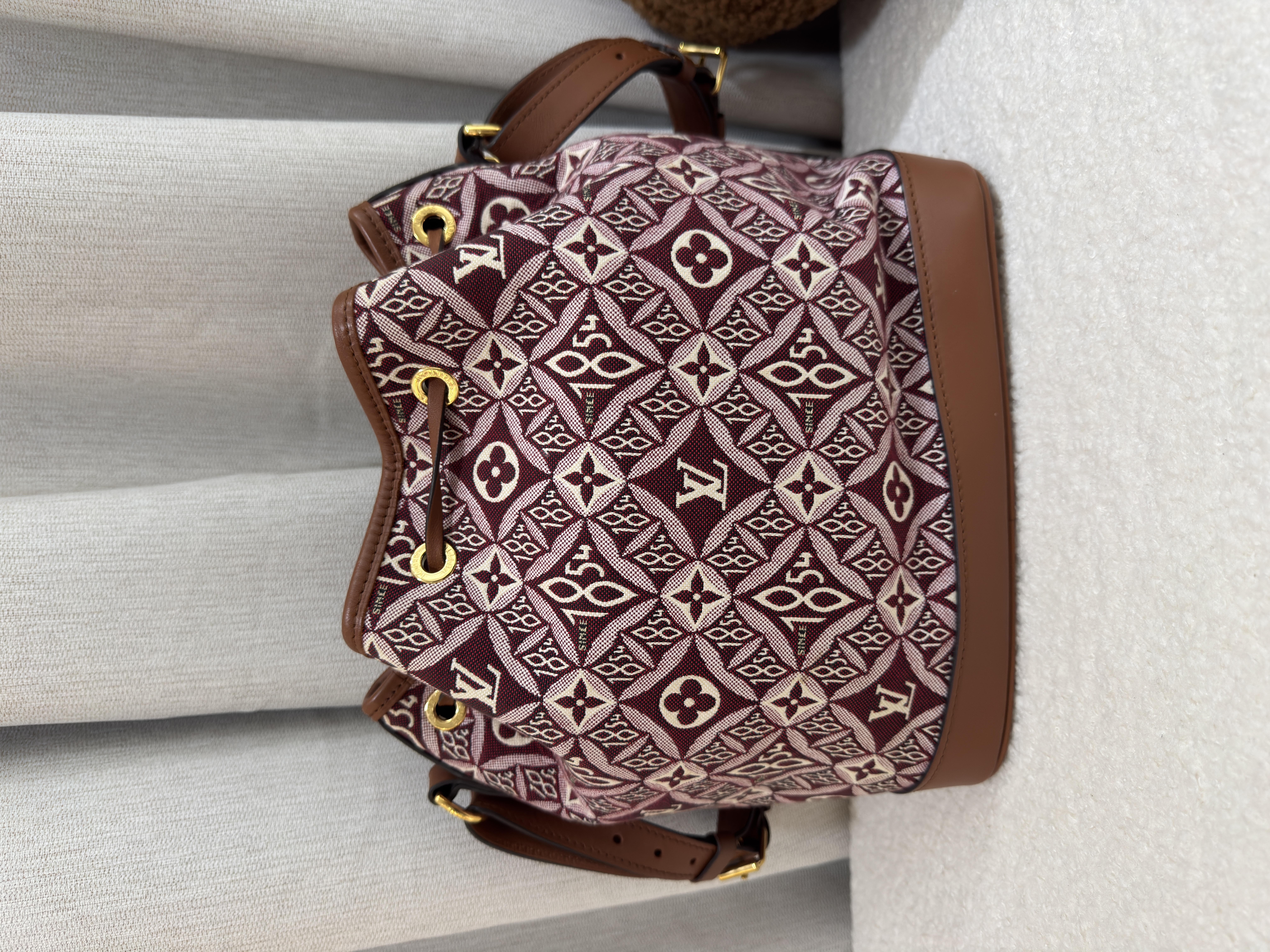 Pre-Owned Louis Vuitton Red Bucket Bag / Product Code : 26021606