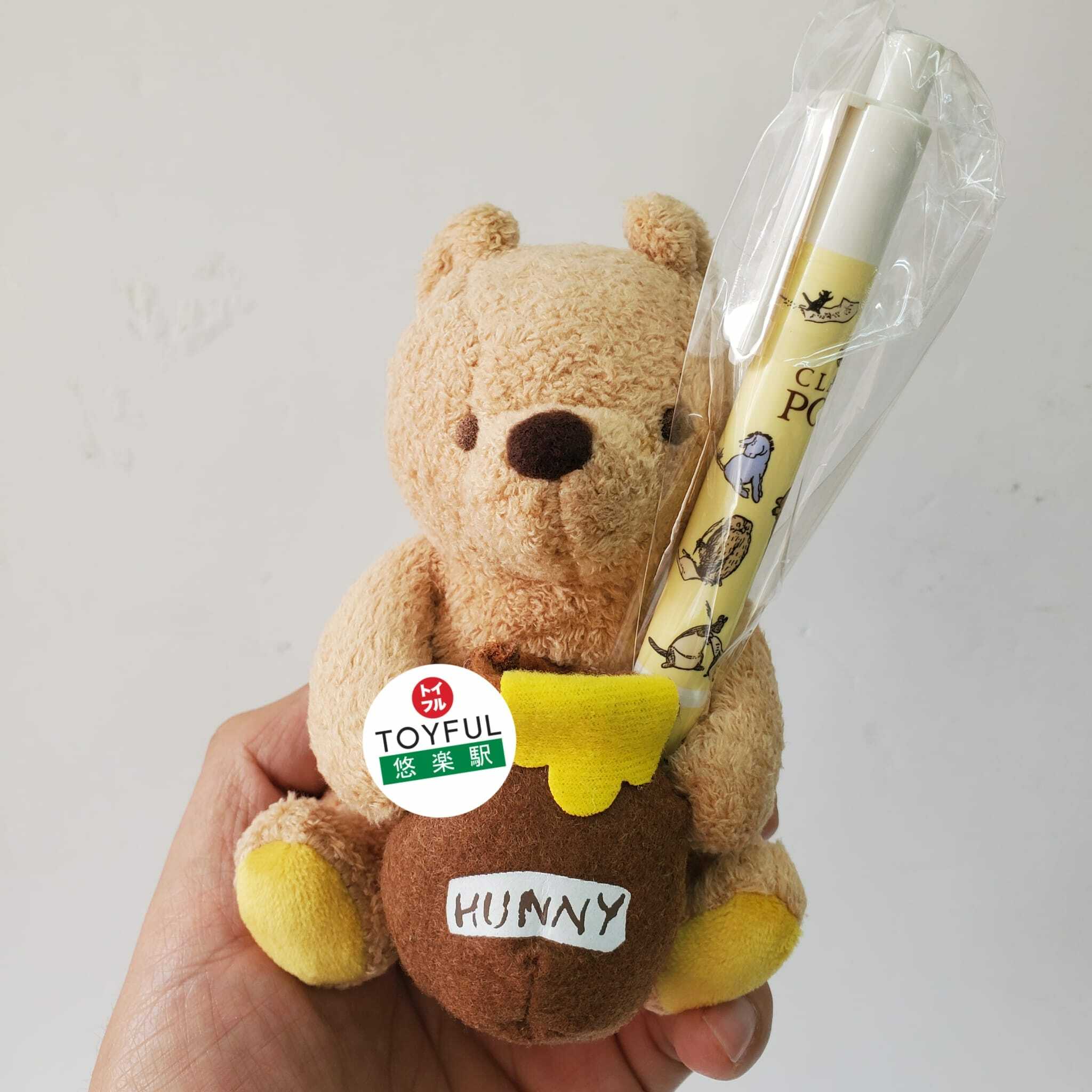 [現貨] [日本直送] CLASSIC POOH ｜ 毛公仔 ｜ 吊飾 連 黑色原子筆 {TF2305046}