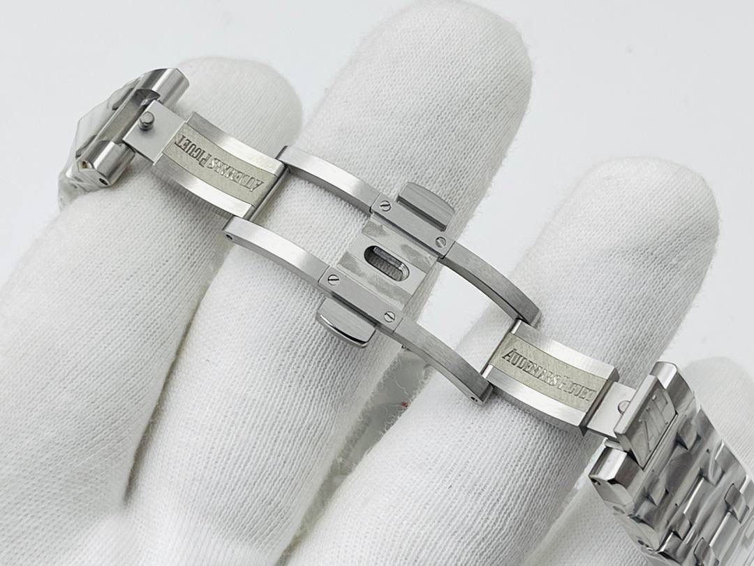 爱彼皇家橡树系列计时码表蓝色表盘精钢男士腕表