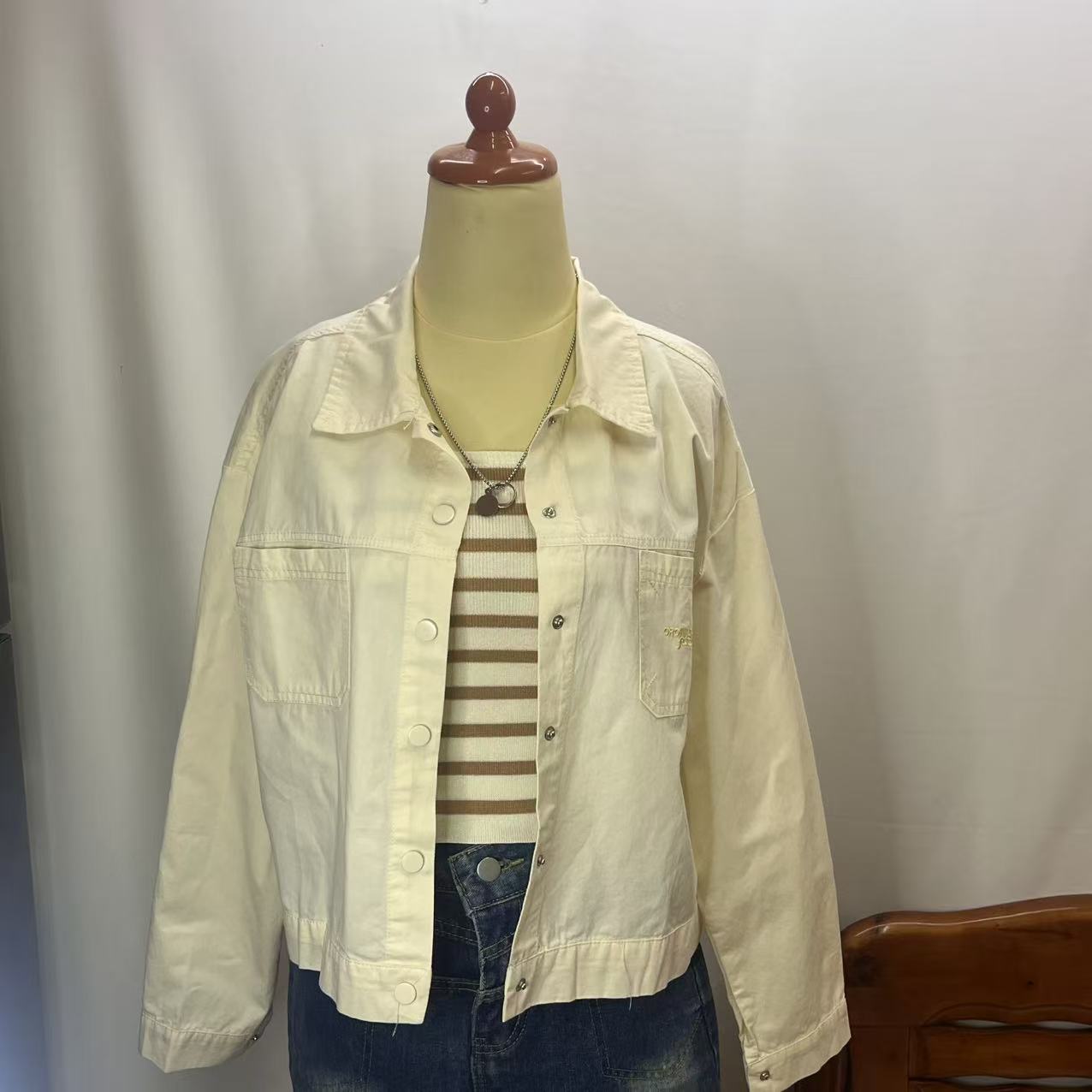 CC2004#2509 [Embroidered Crop Shirt] Korean Sweet Edge Look