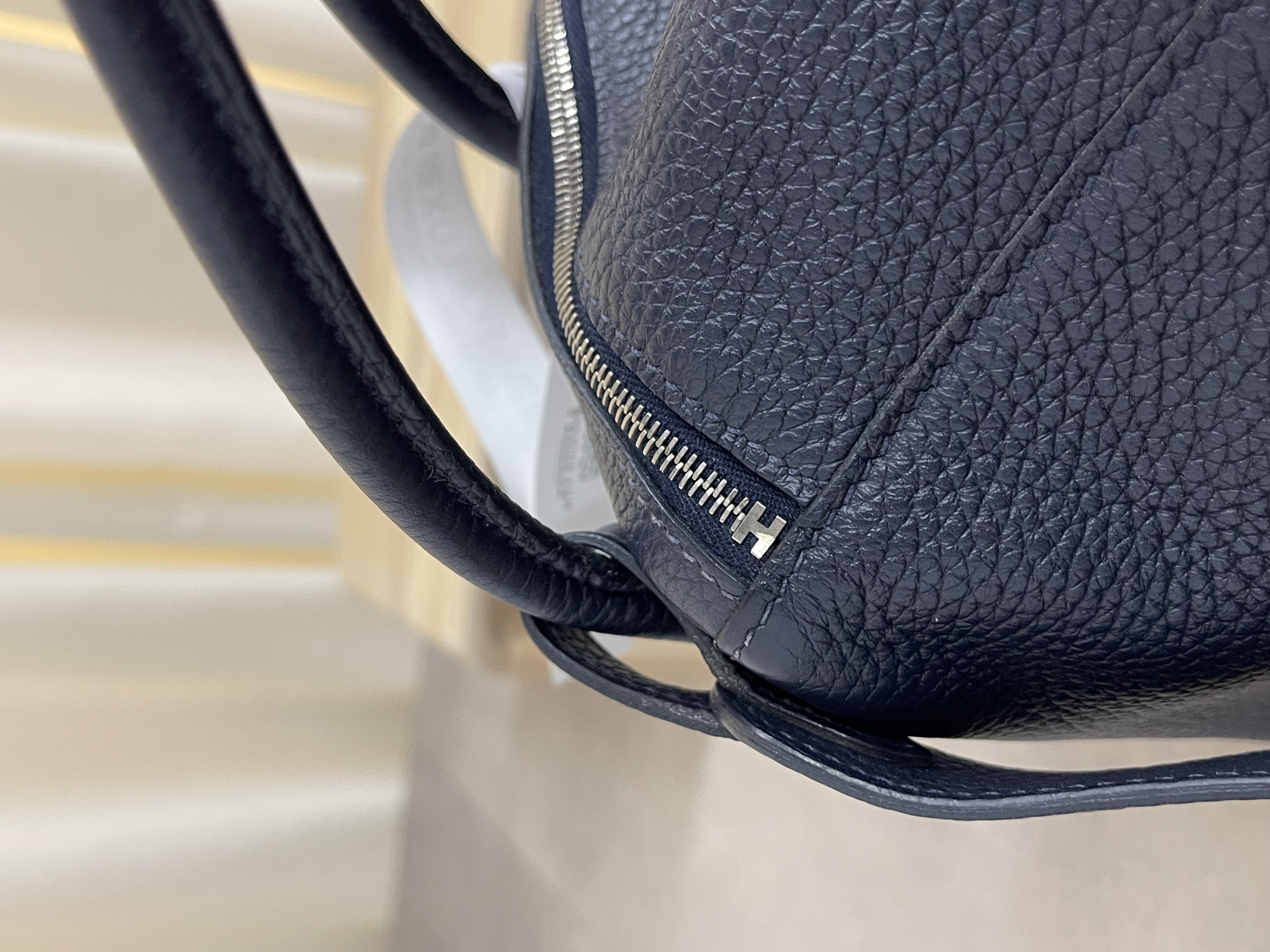 Pre-owned Hermes Lindy 26/ Stamp X/ Product Code: 26012411