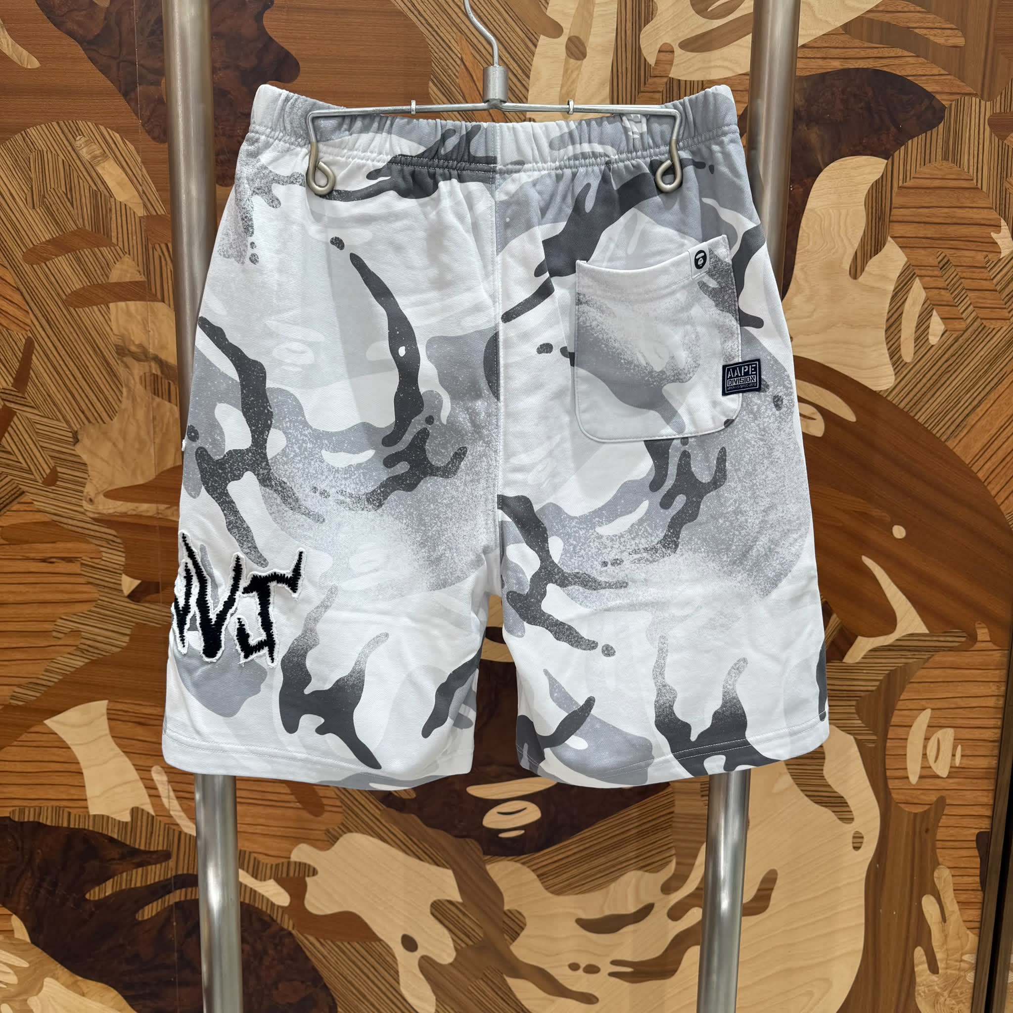 AAPE AAPEUNVS moonface sweat shorts (D606)