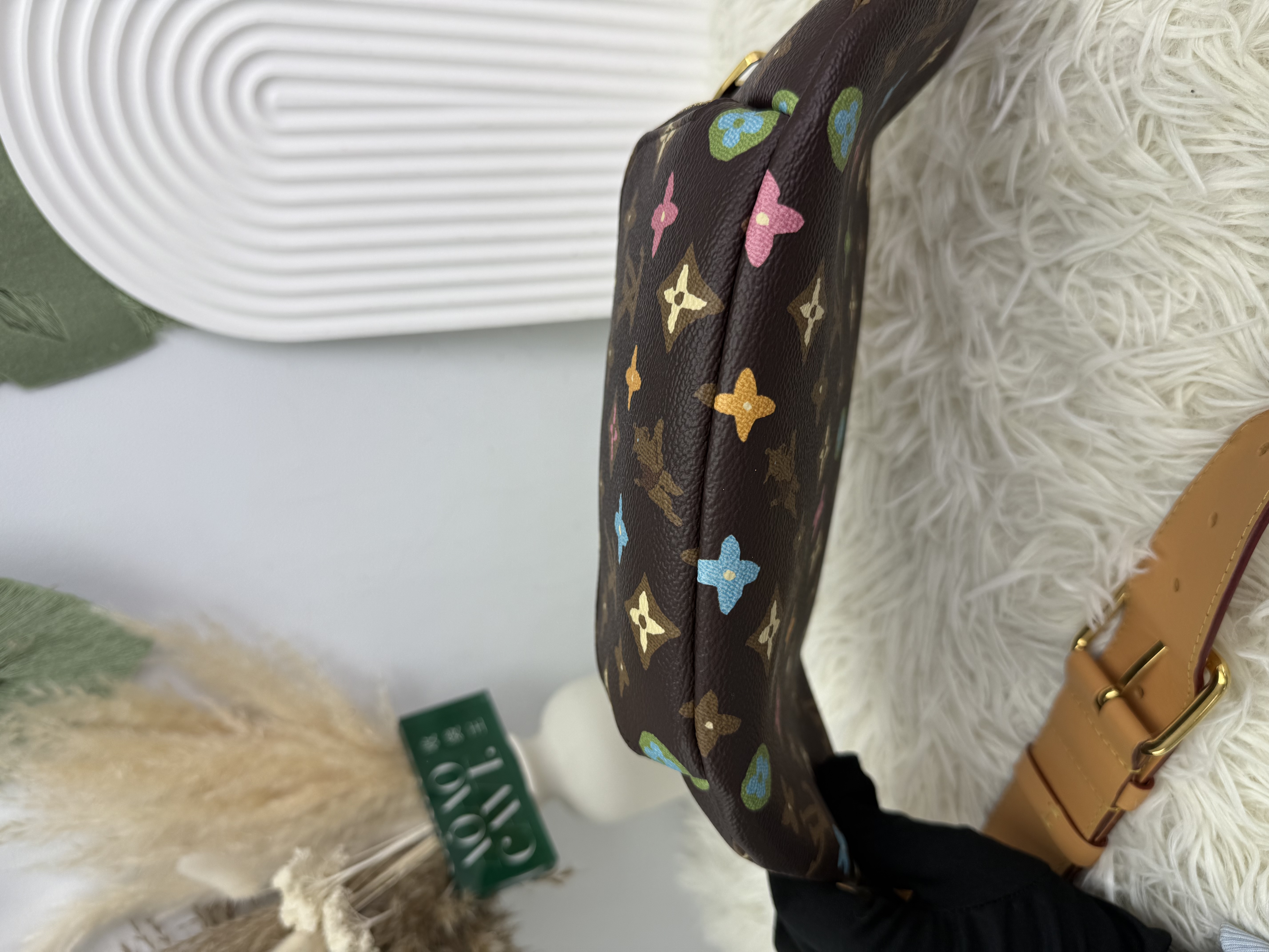 Lv❣️ PRE OWNED 🛍️ Tyler聯名款心口包 手繪彩色老花塗鴉🤎 