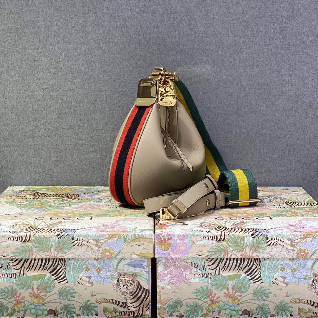 ▪大货实拍 𝗚𝘂𝗰𝗰𝗶 𝗔𝘁𝘁𝗮𝗰𝗵𝗲新品系列 型号：699409 尺寸：23*22*5cm