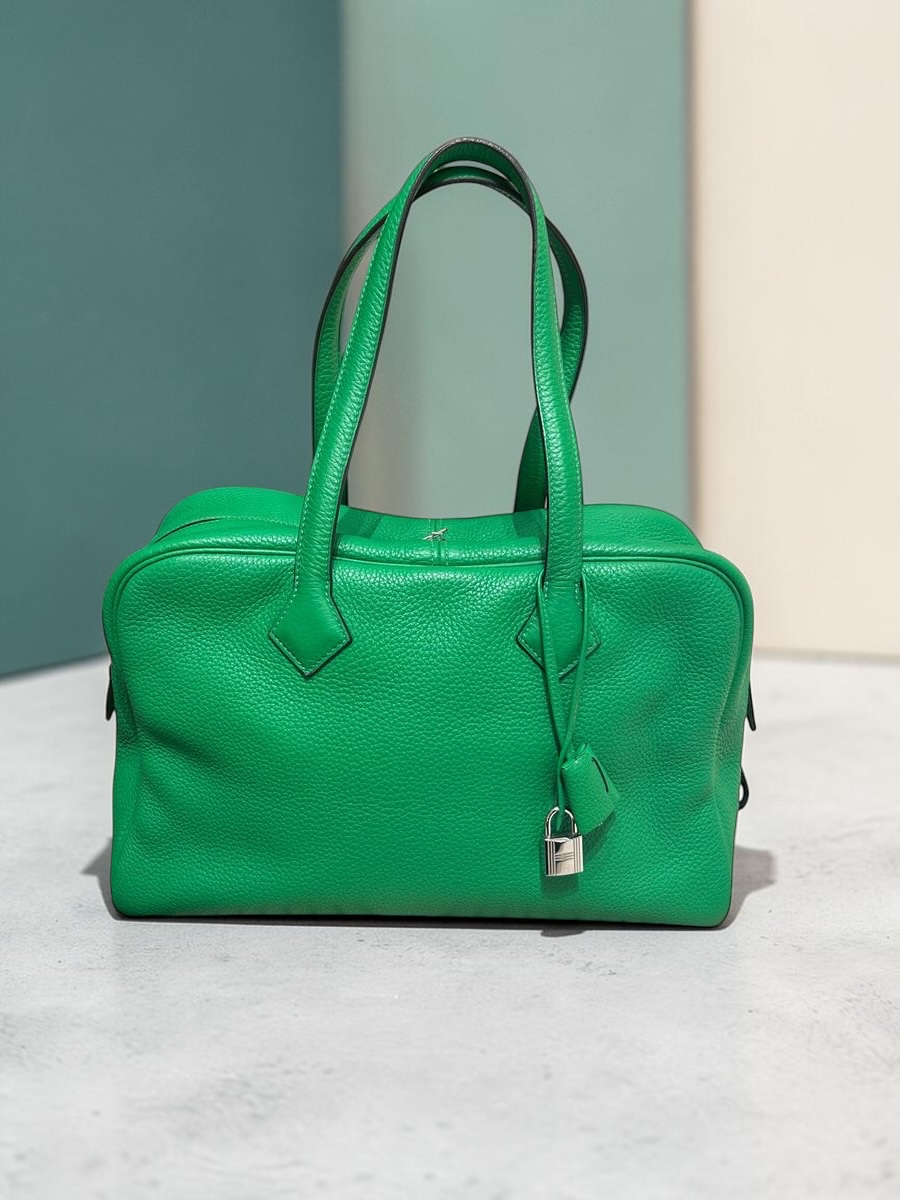 HERMES Victoria 35 shoulder bag Stamp [R] 竹子綠 100%Authentic, 95%new ✅Key Lock✅ dust bag  