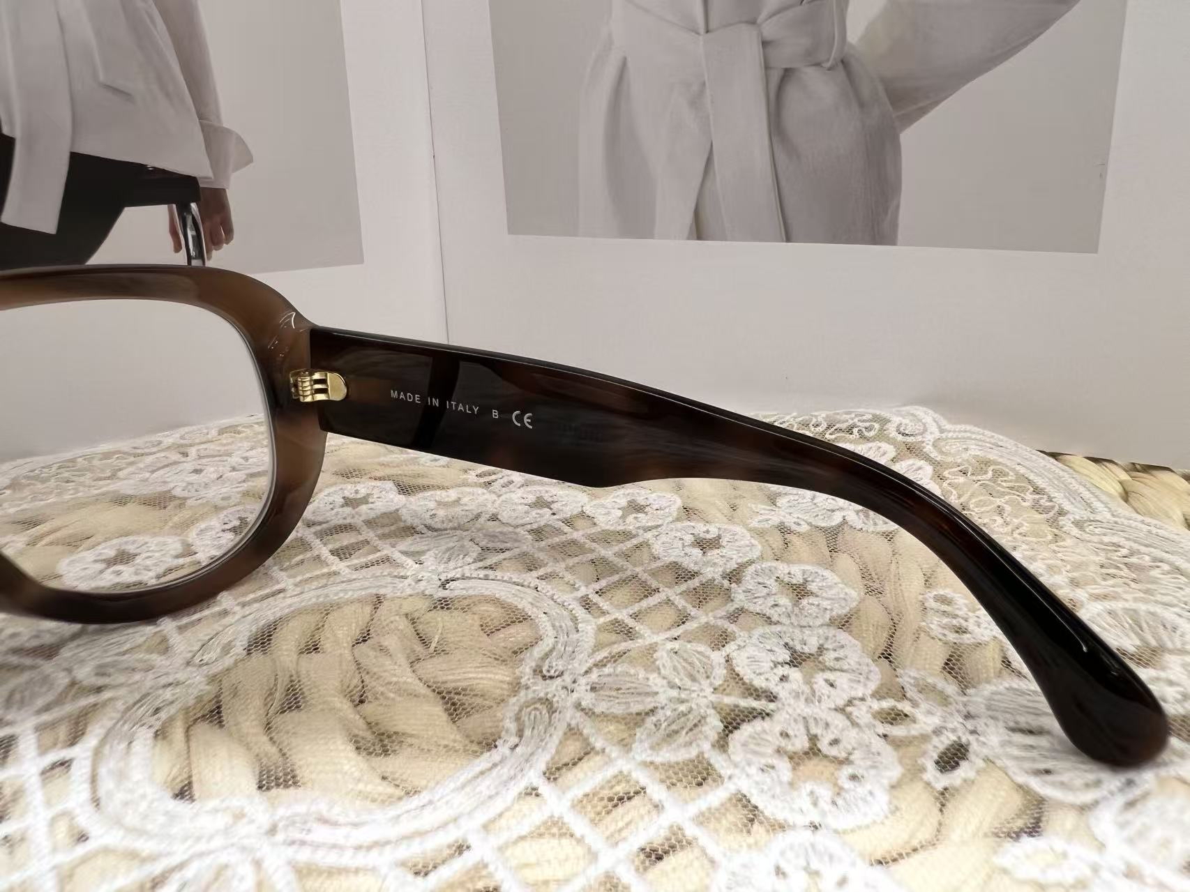 Chanel 豹紋雷朋眼鏡