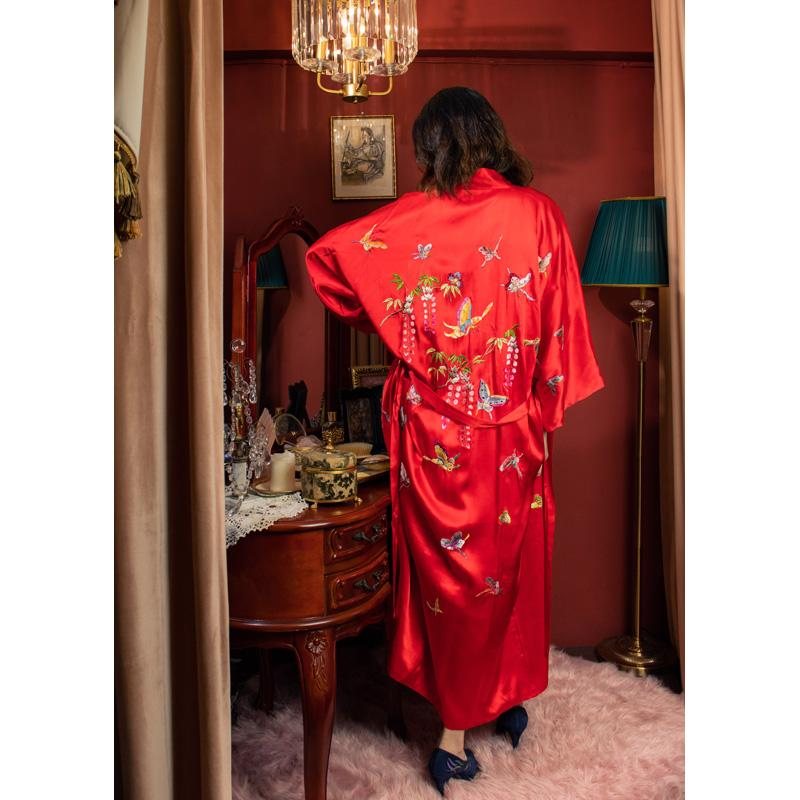 Vintage c.a. 1990s Made in China Hand-Embroidered Silk Bathrobe NEW OLD STOCK- Butterfly