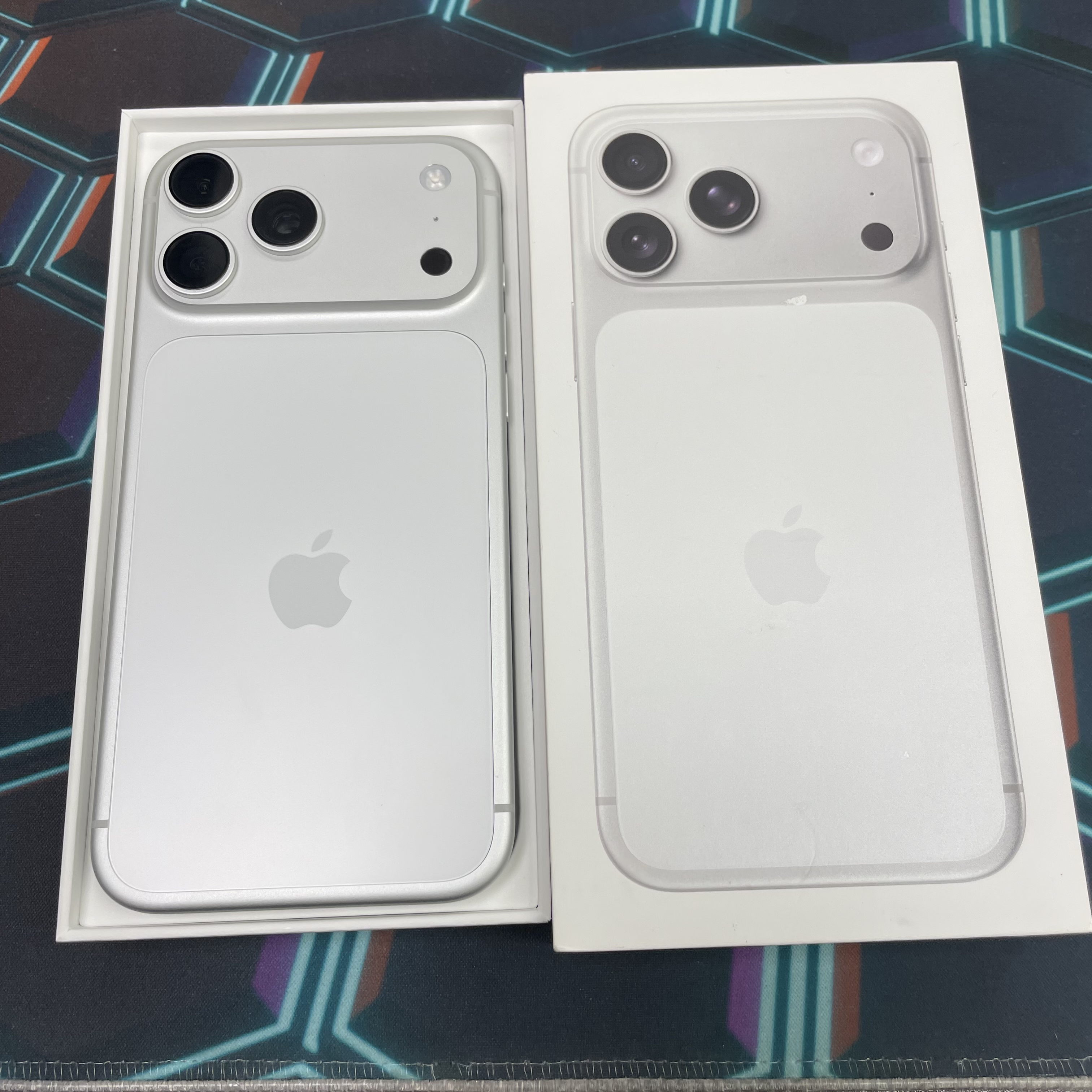 *7761 17 Pro max 完美機 256GB 電100 銀色 sliver 