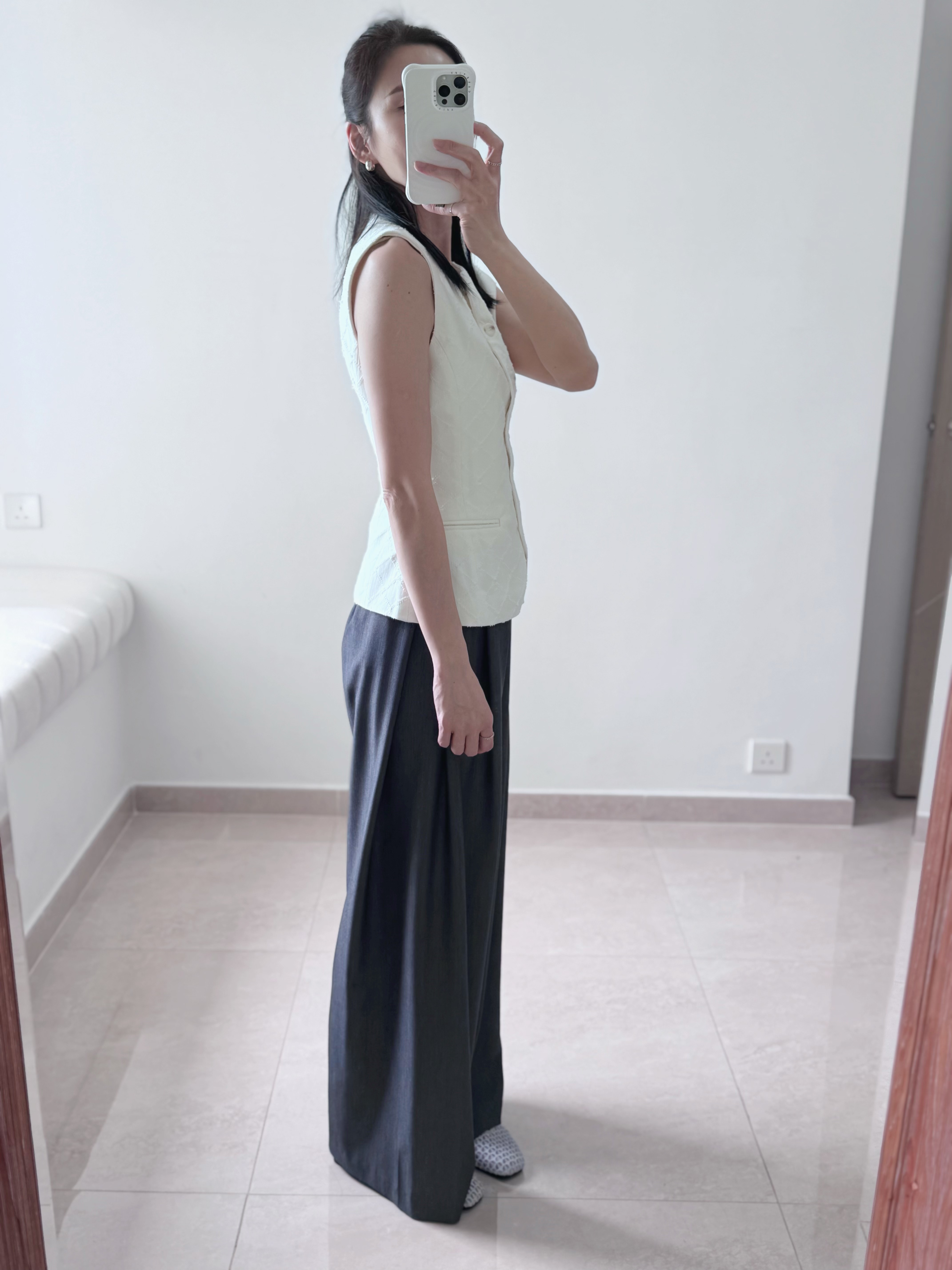 MARGOT Elegant Diamond Vest
