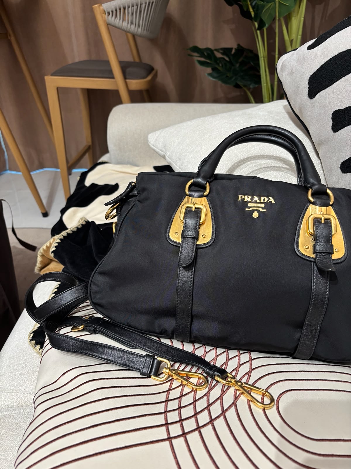 Prada Nylon 2Way Bag 黑色金扣 100%Authentic, 95%New