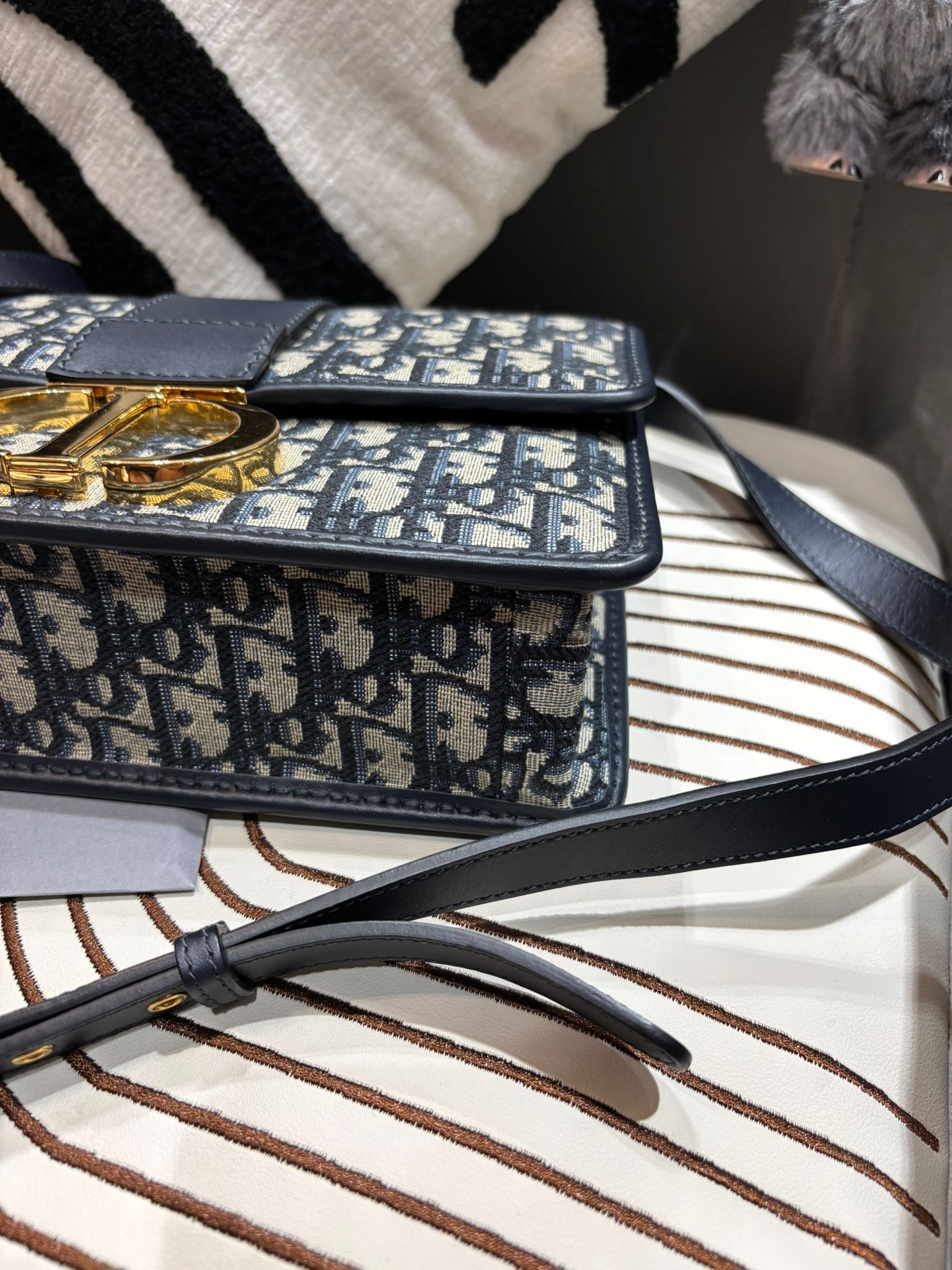 DIOR Oblique 30 Montaigne Shoulder Bag 100%Authentic, 98%New ✅ certificate✅dust bag✅Box