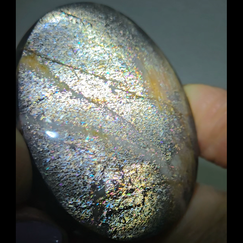 Rainbow lattice black sunstone palm stone - SM575