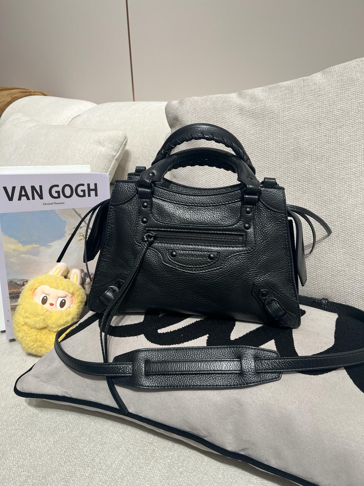 Balenciaga Classic Neo city 100%Authentic, 98%New ✅Dust bag