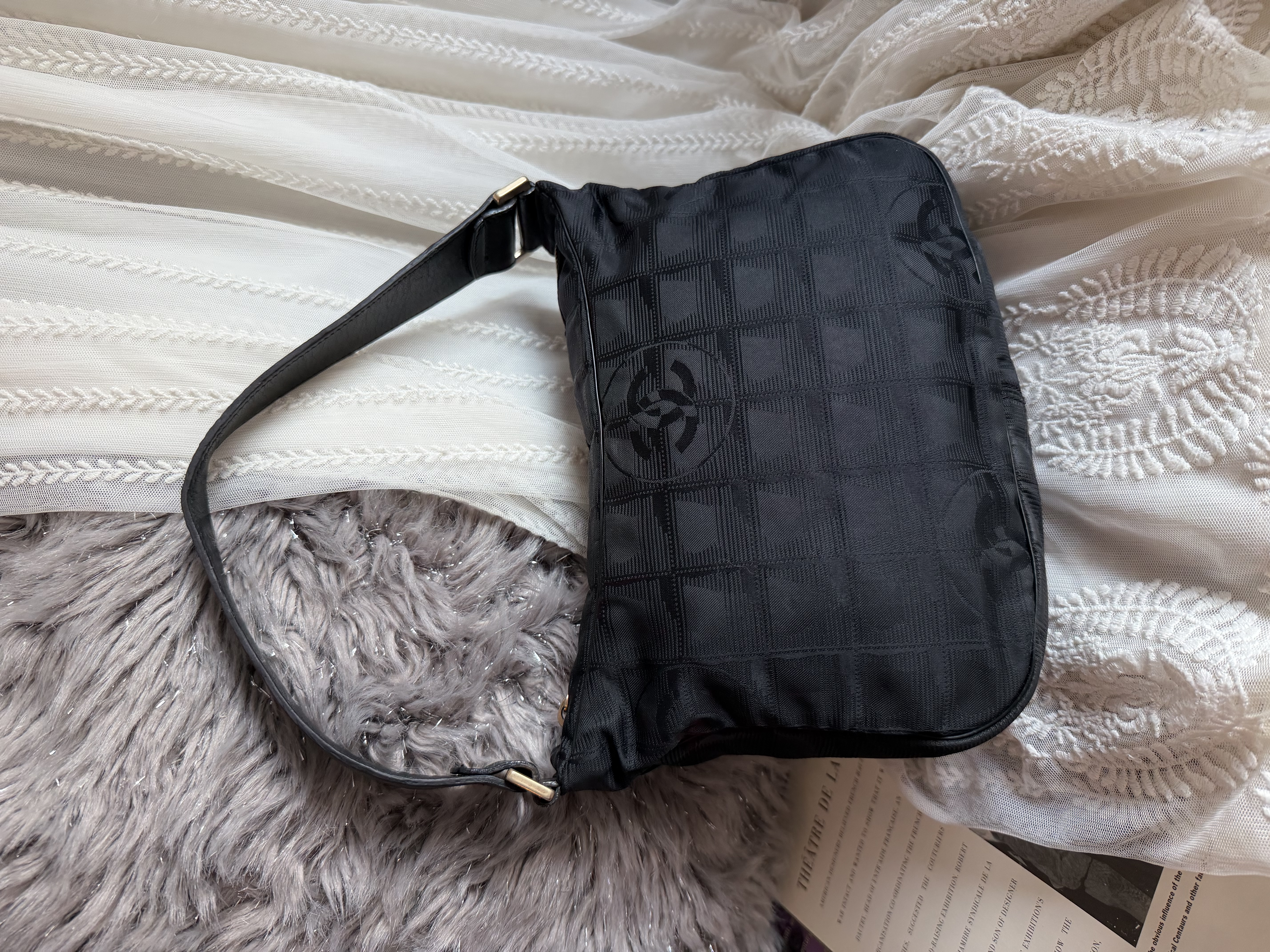 vintage chanel black jacqurd shoulder bag / pochette 