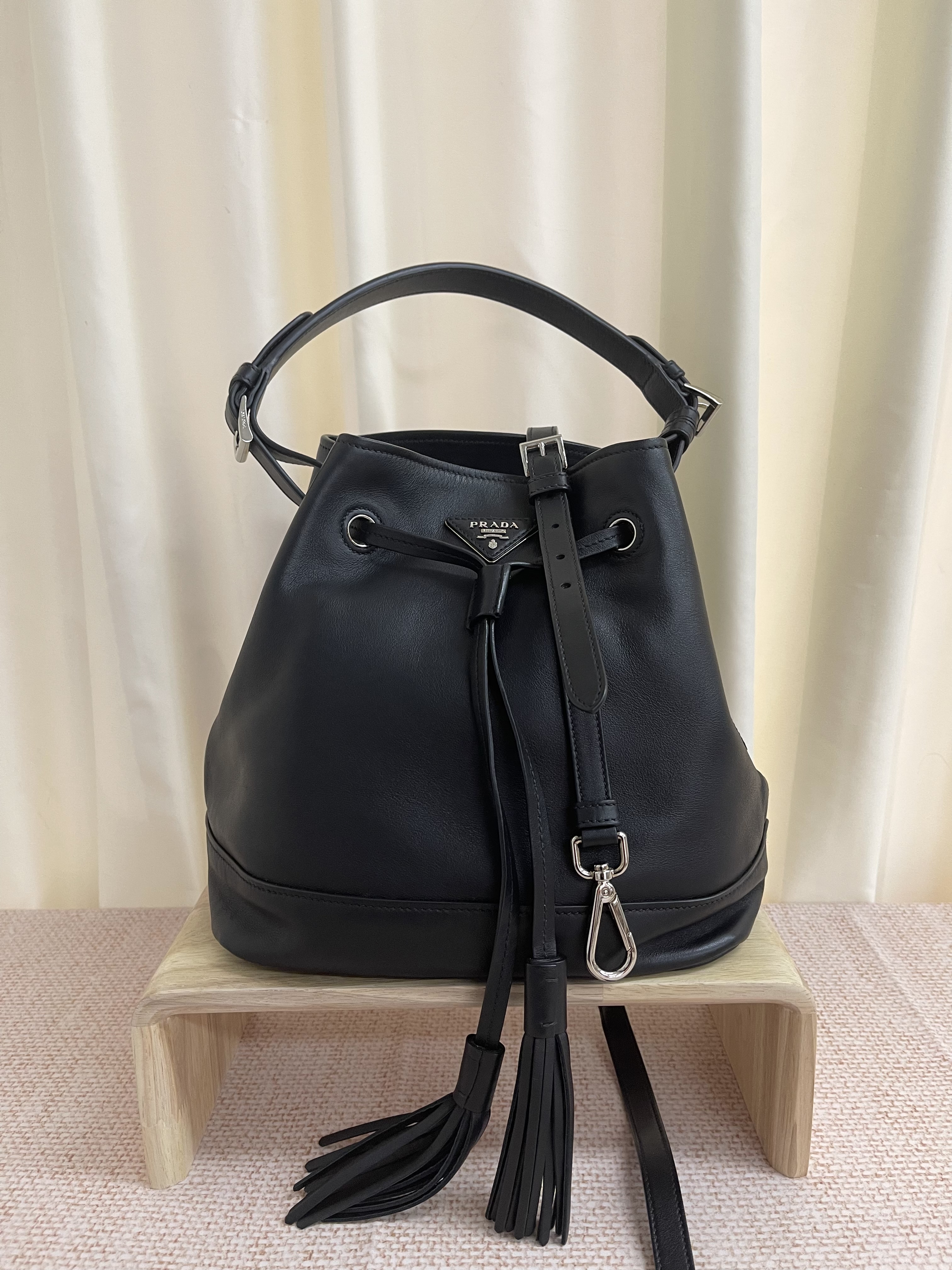 Pre-owned Prada Bucket Bag / Product Code: 26021305