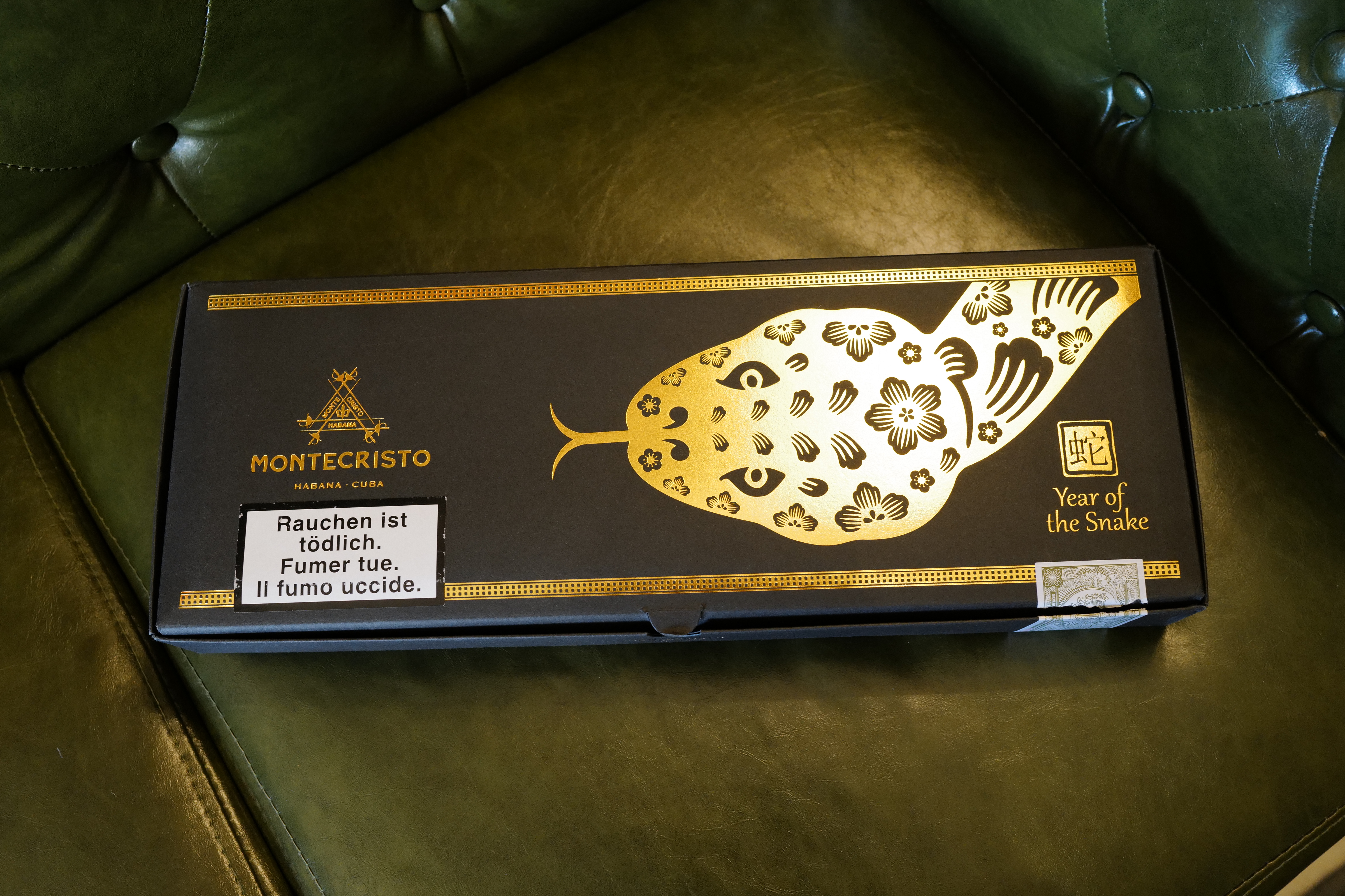 Montecristo 66 Short Year of the Snake ( 蒙特短號2025蛇年限量版保濕盒 (66支) )