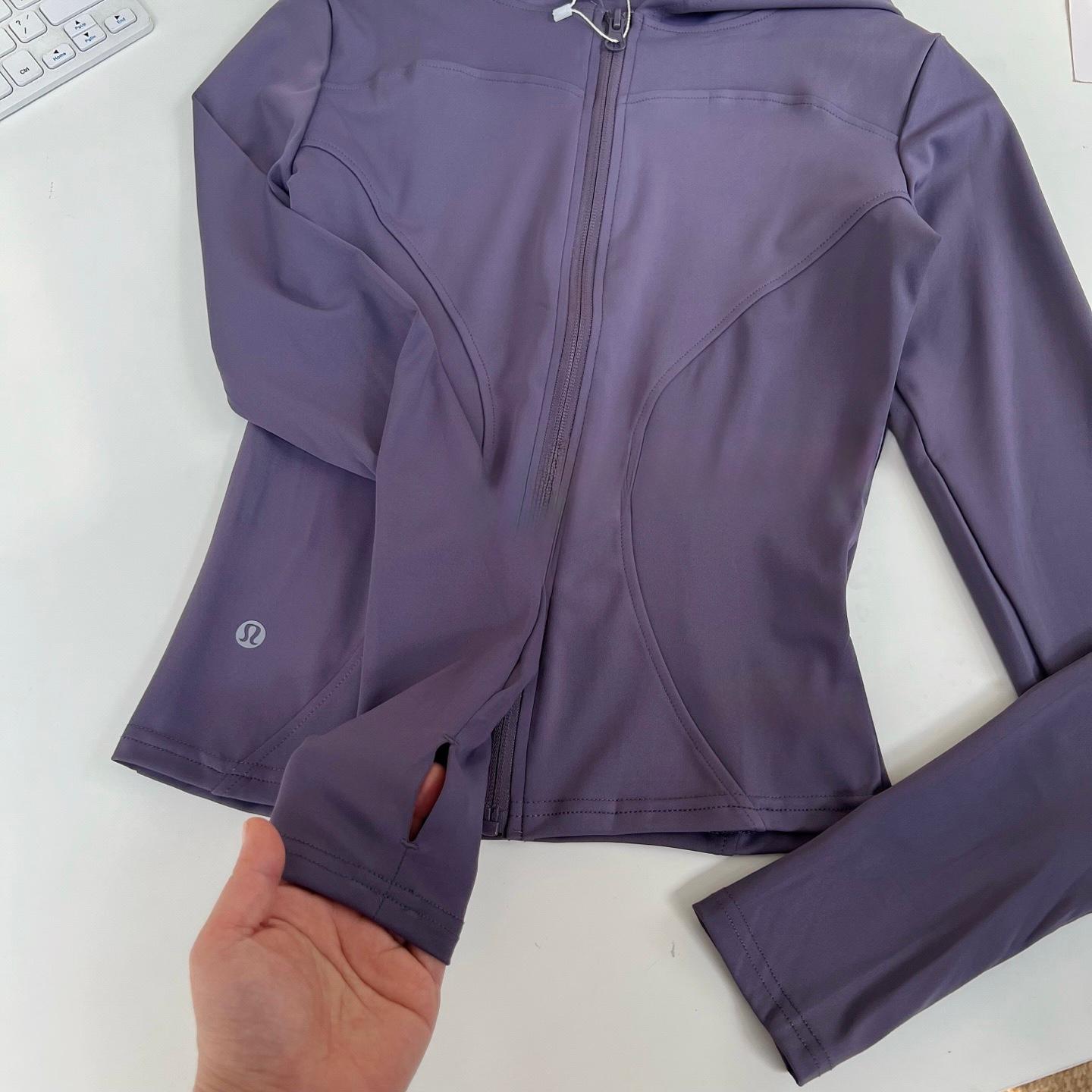 $99件。2件起$88件,lulu高彈修身瑜珈外套