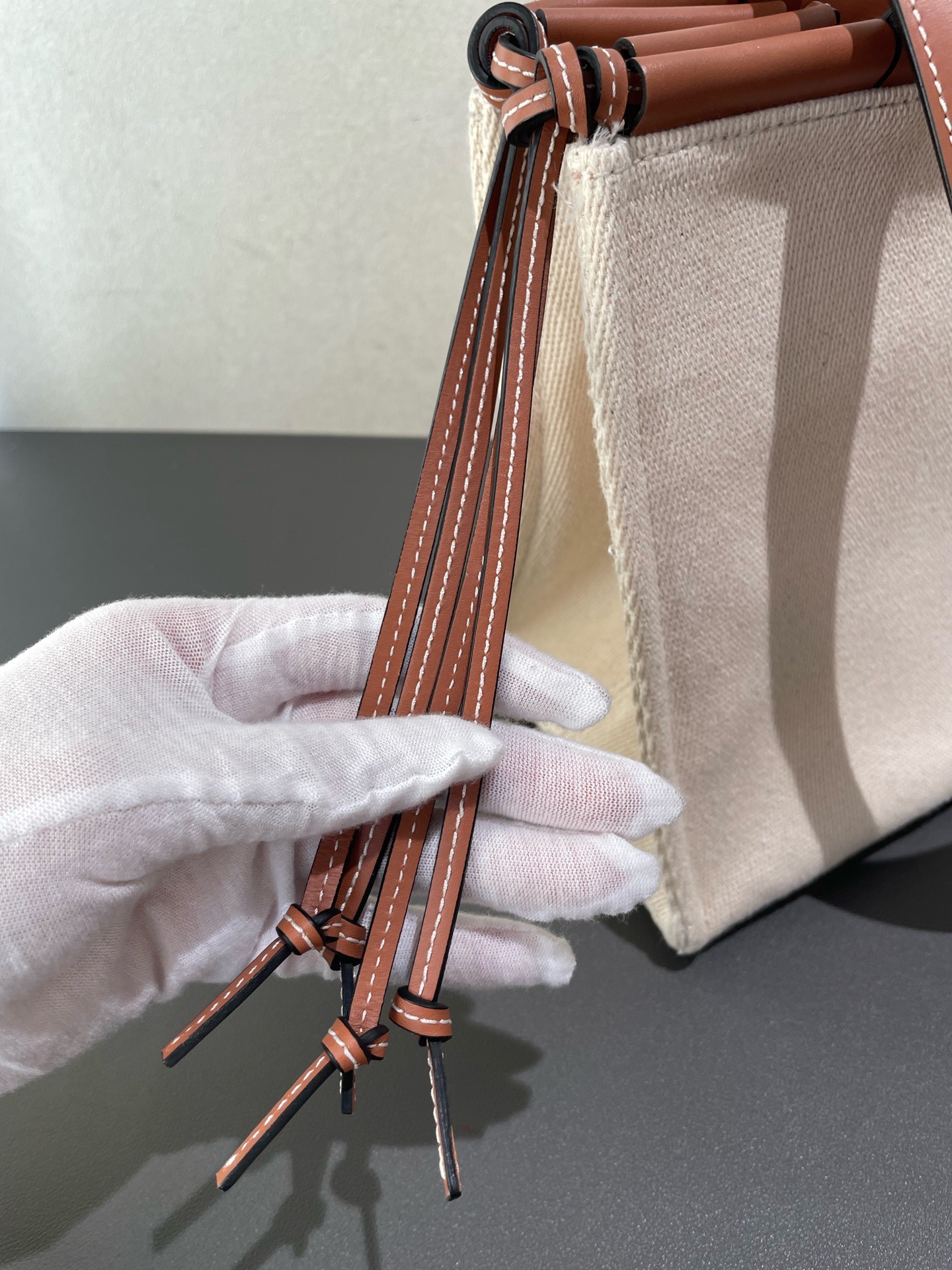 【預訂貨品】LOEWE米色帆布拼焦糖牛皮tote