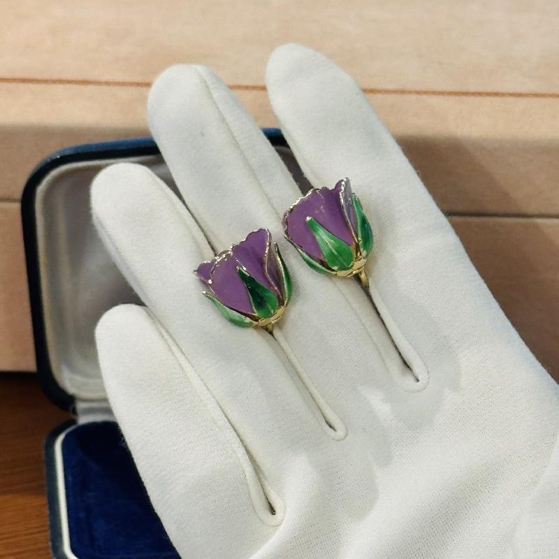 Vintage 3D Purple Rose Bud Clip Earrings from Germany (C038)