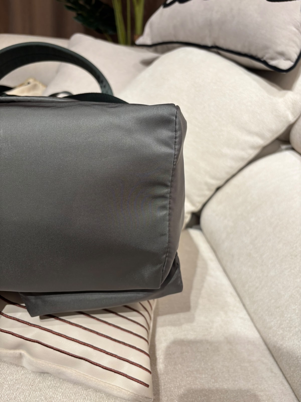 PRADA Re-Nylon Backpack 2VZ108_2DW3_F0002_V_DYO 100%Authentic, 99%New 未使用品 ✅Strap✅Dust Bag