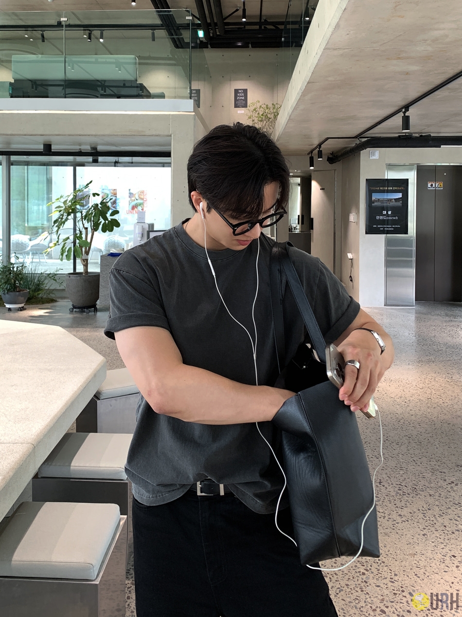 【100%保證韓國直送】韓系極簡方正皮革大容量肩背手提托特包 👜 [2 color] RL114956