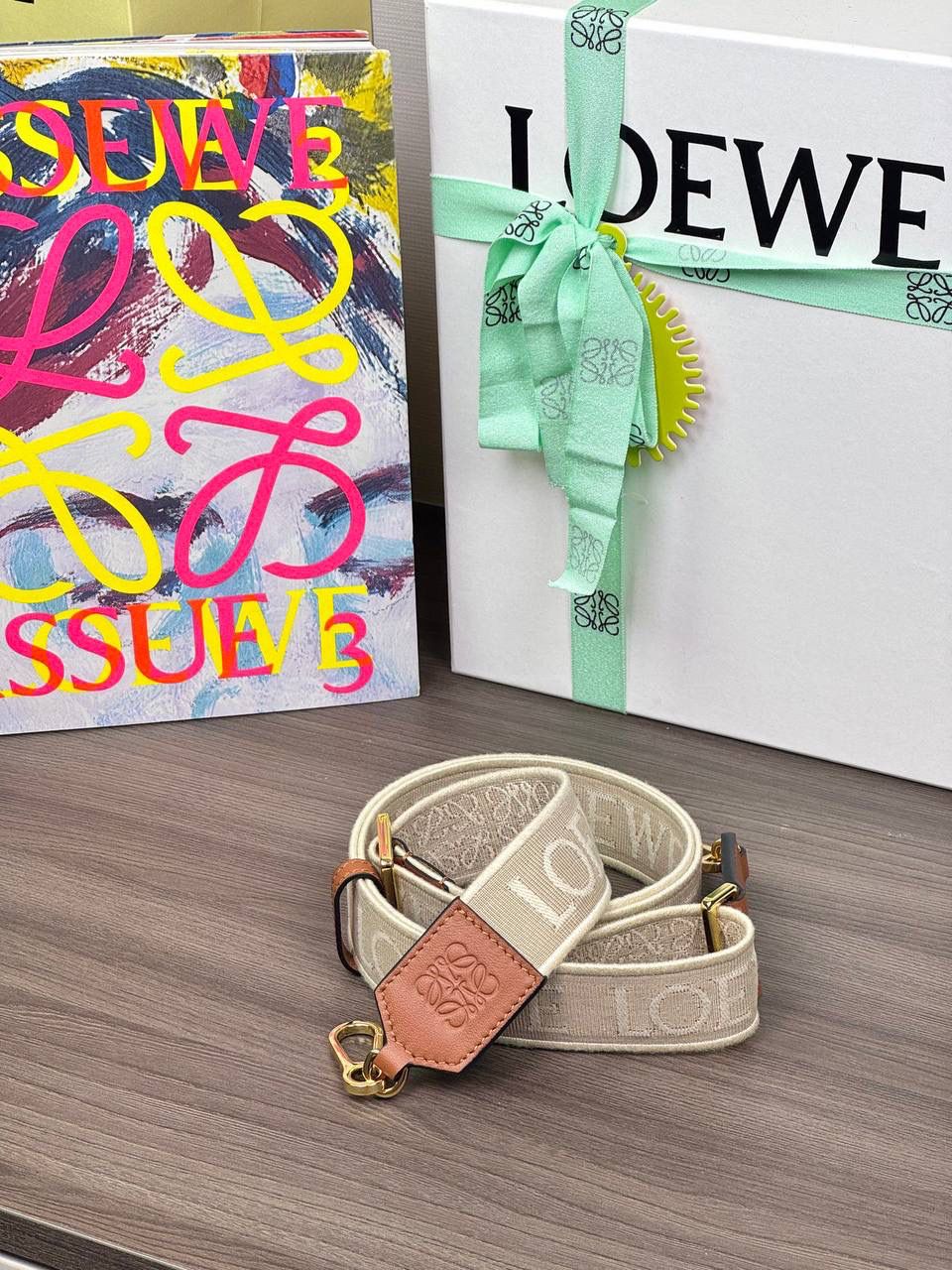 𝐀𝐧𝐚𝐠𝐫𝐚𝐦 刺绣肩带「棕色/金扣」 👈 全新升级上线♻️ 尺寸:𝟗𝟗-𝟒𝐜𝐦（长度可调节） 编码：182323