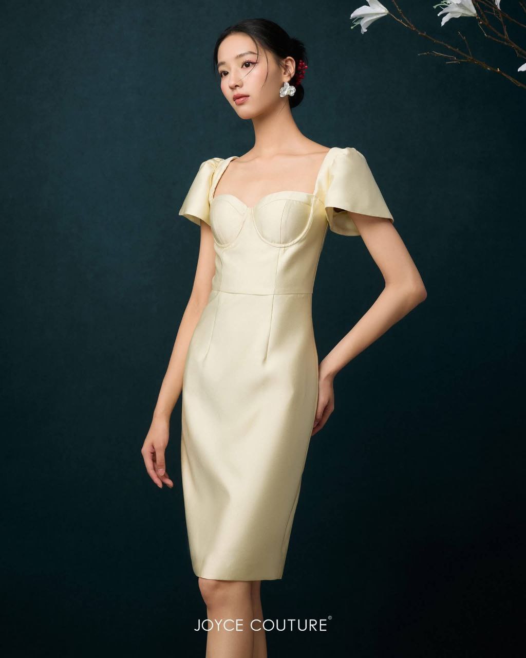 方领浅黄色连身裙 D0363