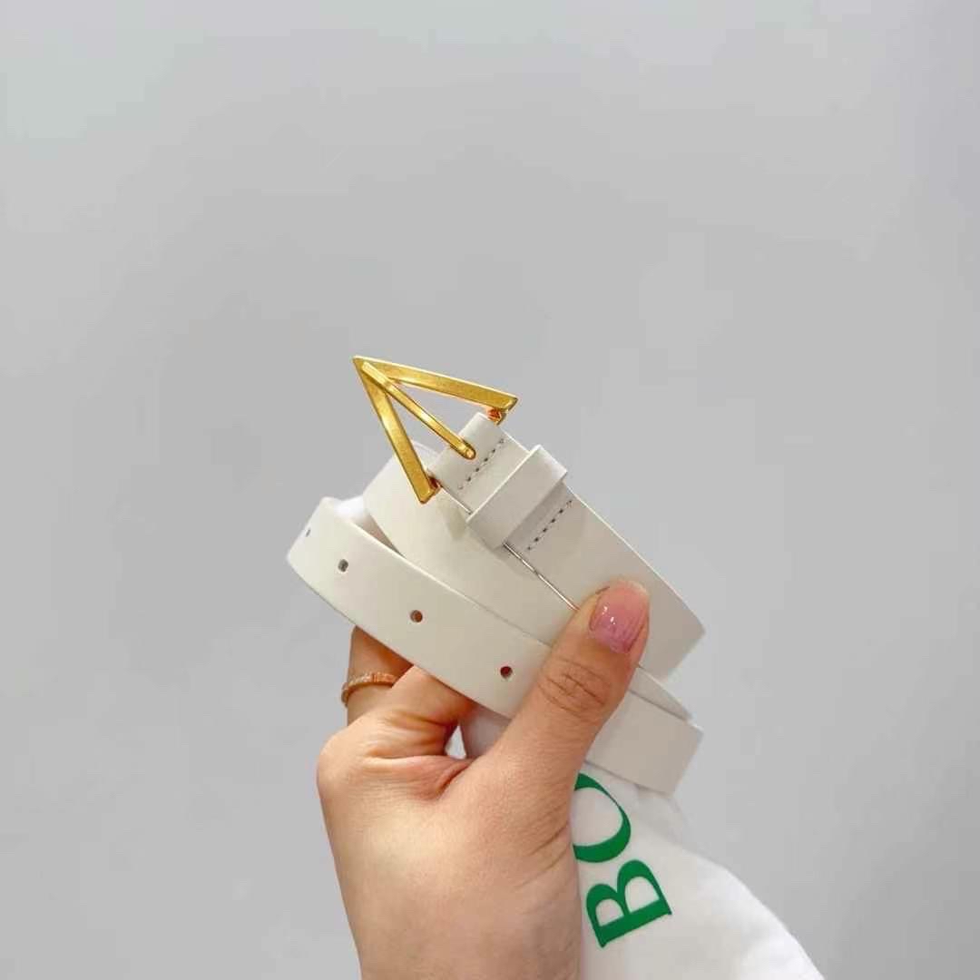 【預訂貨品】閒置新⭐️   BV 經典款白色皮帶