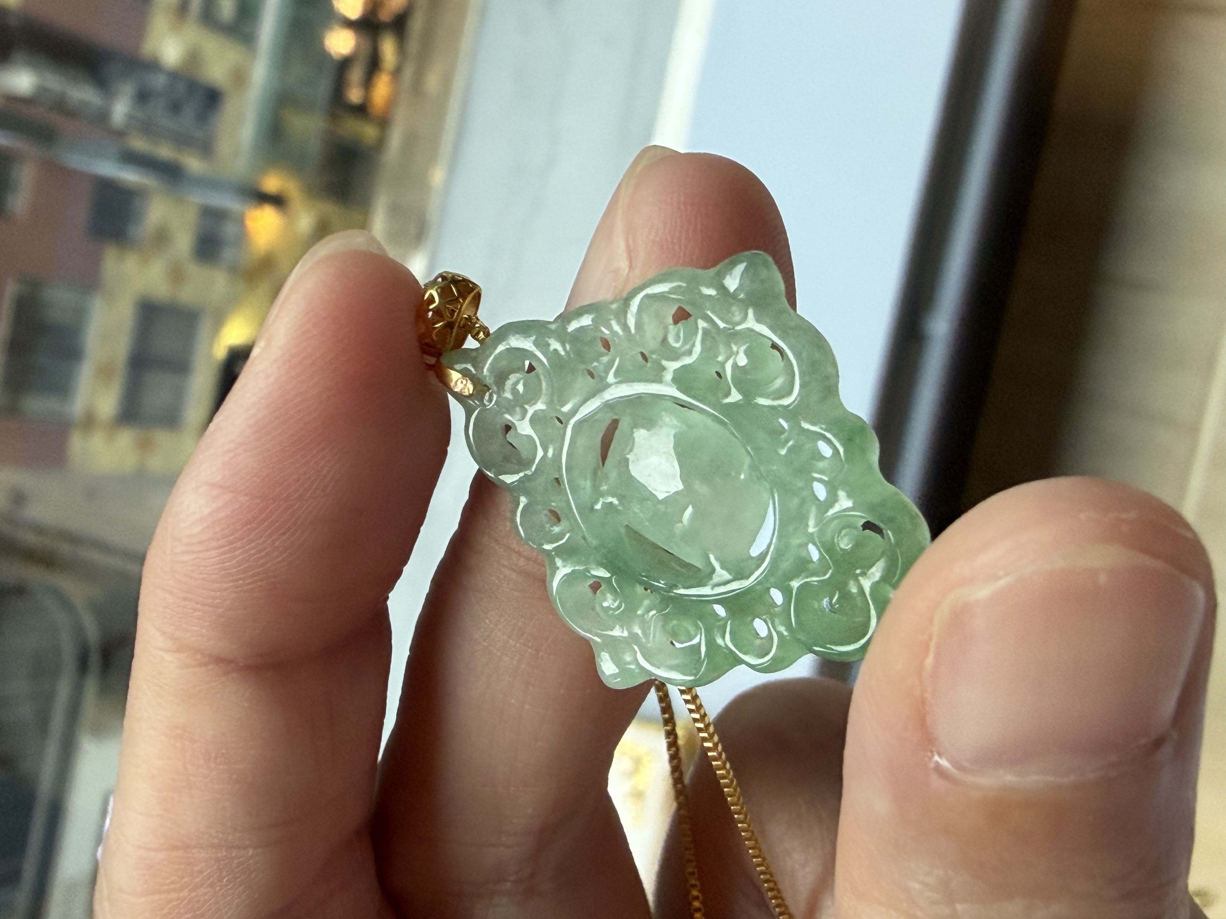 龍紋鏤空翡翠18K吊墜