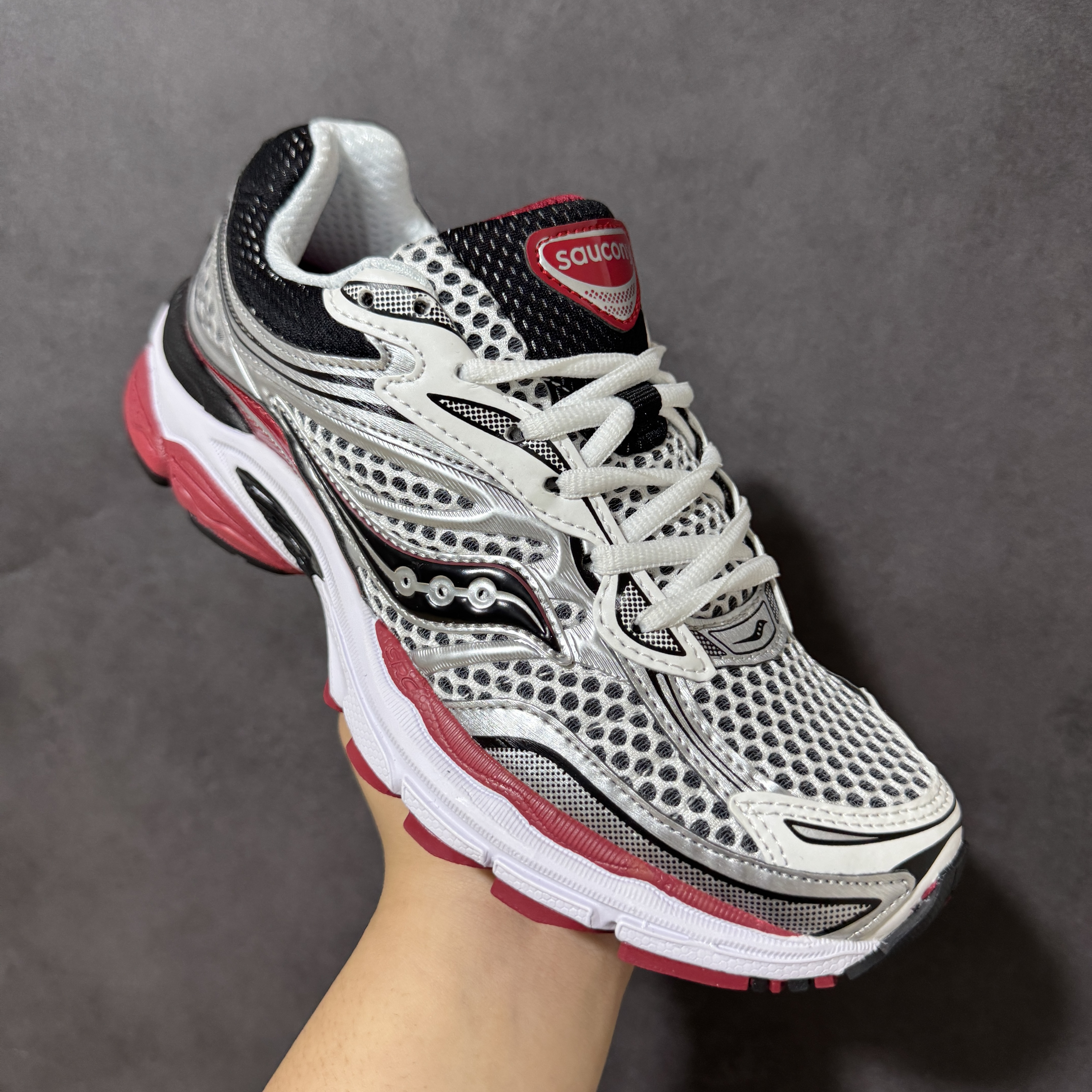 Saucony ProGrid Omni 9 OG