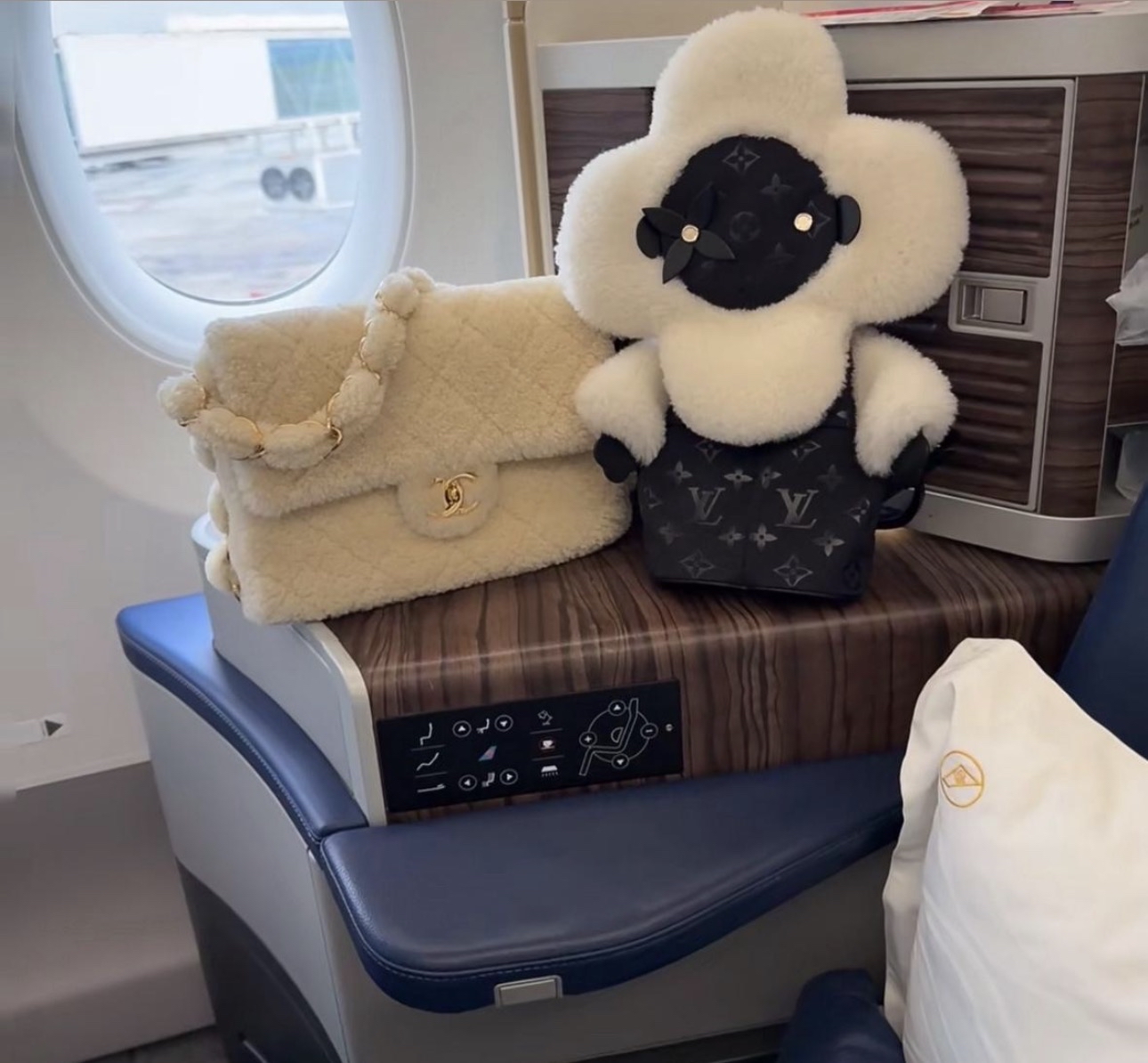 Louis Vuitton VIVIENNE 毛毛背囊 VIP隱藏特別版