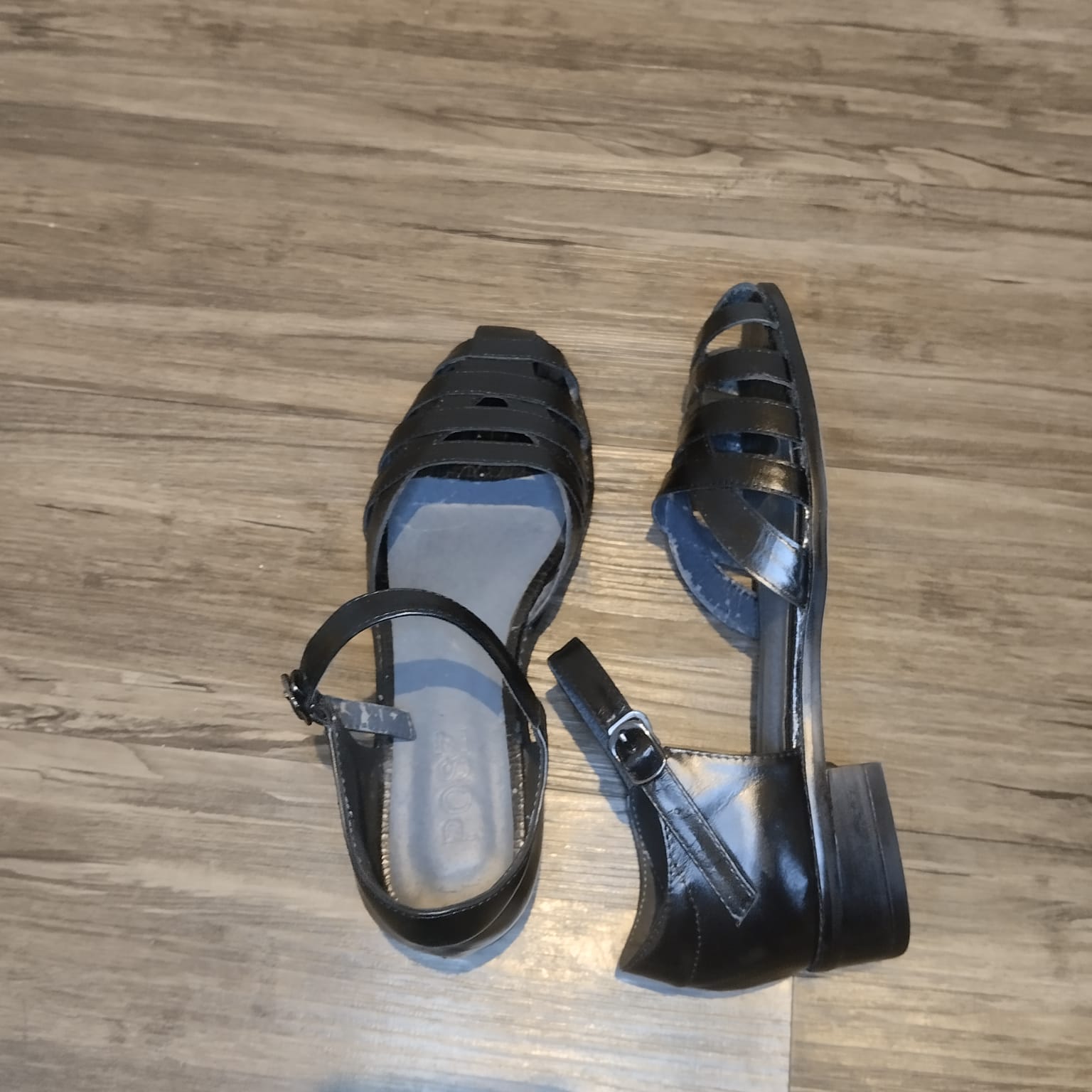 復古黑色繫帶涼鞋