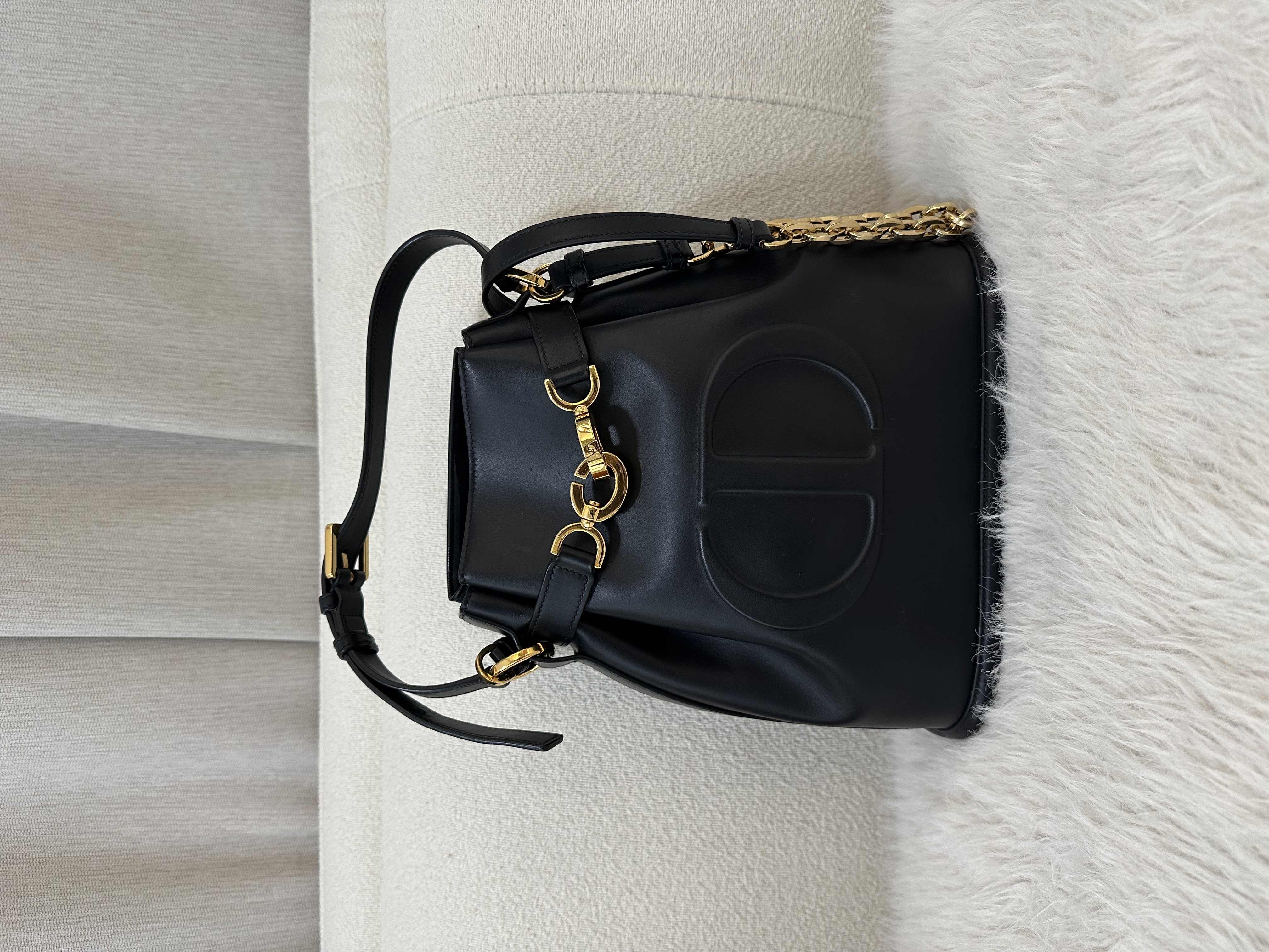 Pre-owned Dior DIOR Black CD Embossed Leather Medium Bucket Bag/ 26NY14