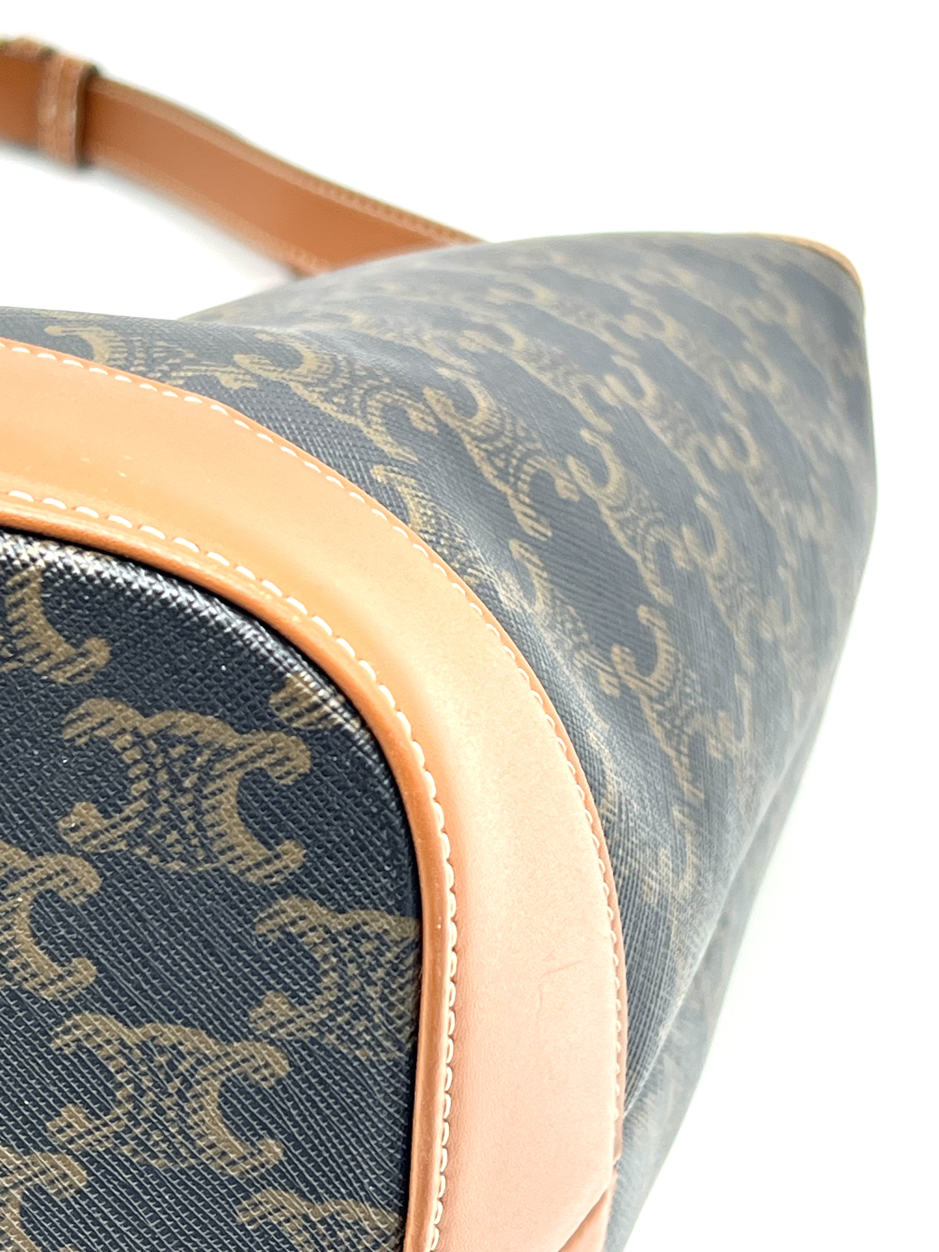 Pre-Owned CELINE Bucket Bag / Product Code: 26051201