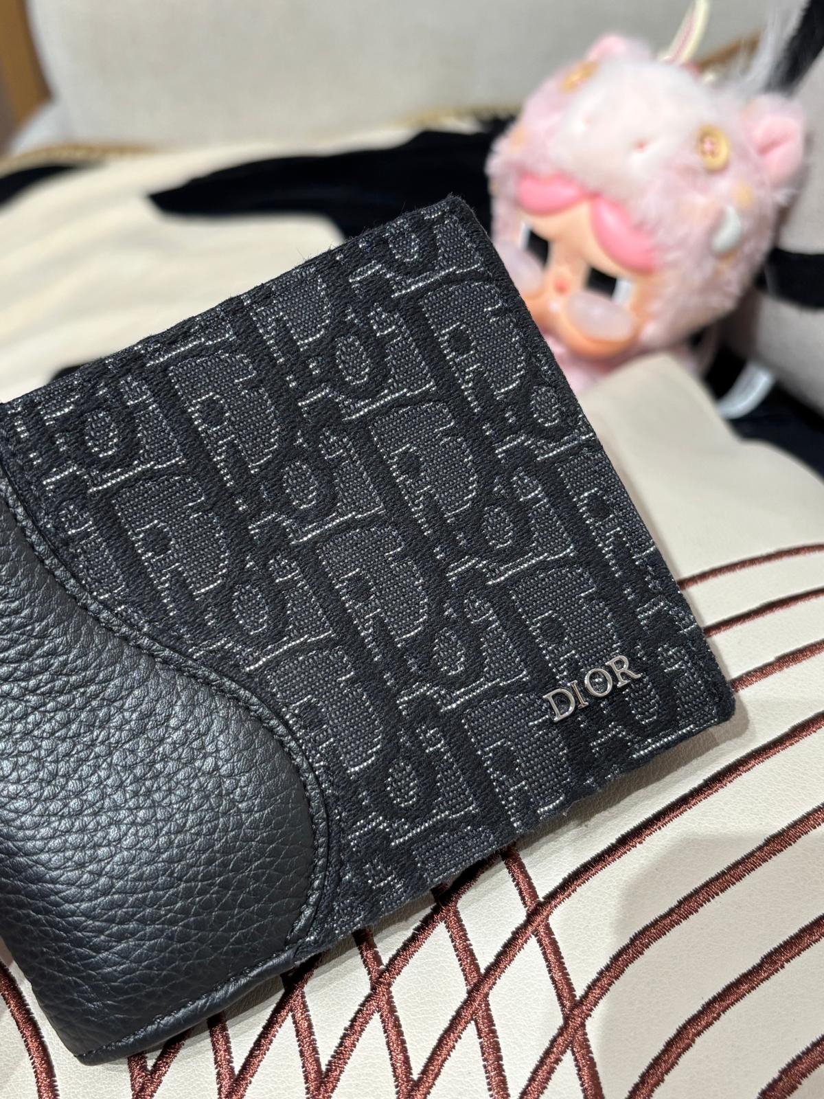 Dior Short Wallet 100%Authentic, 95%New