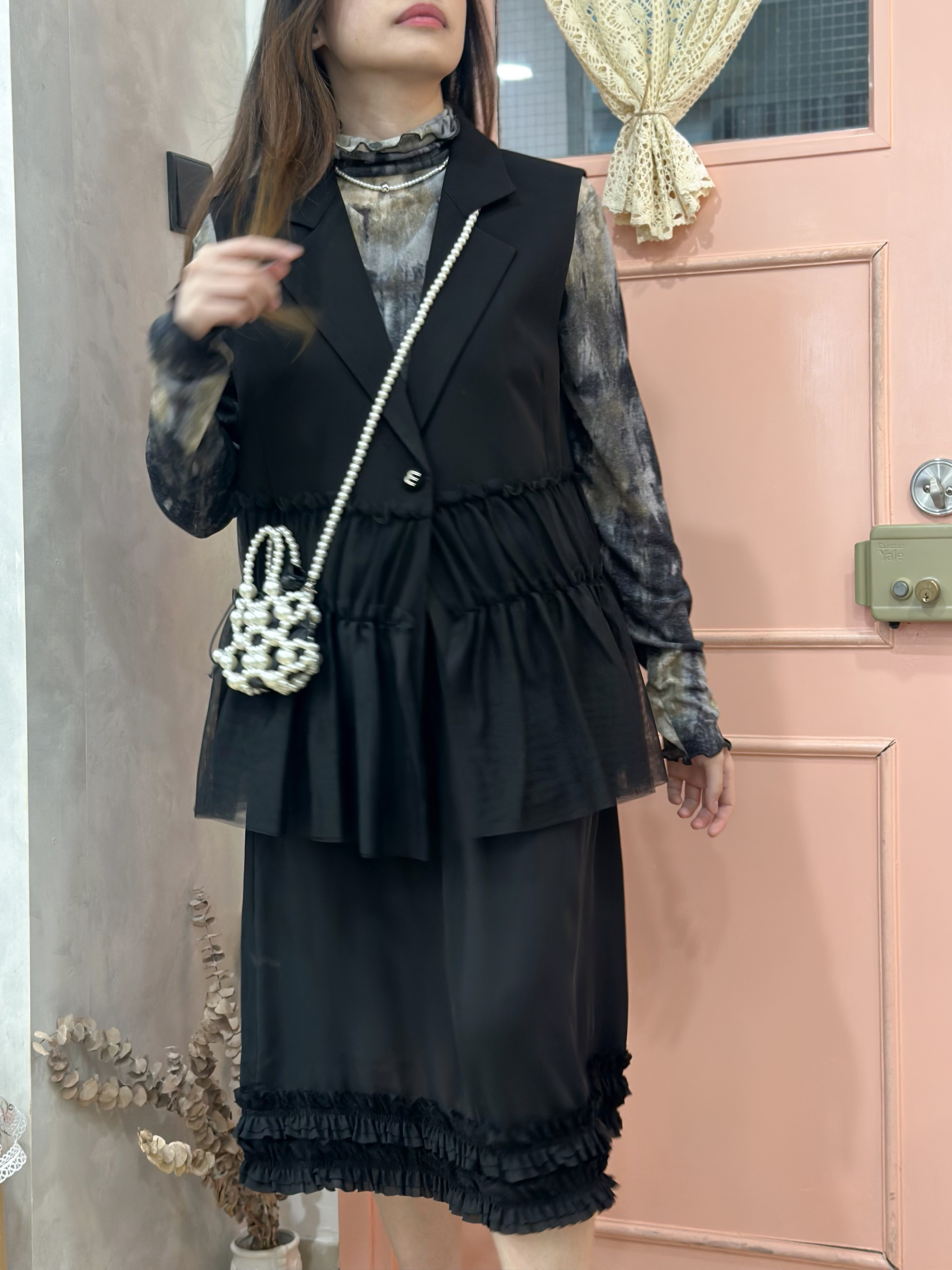 離開舒適圈～輕奢感皺紗拼接西裝背心外套 MIE0008 - 黑色 Black
