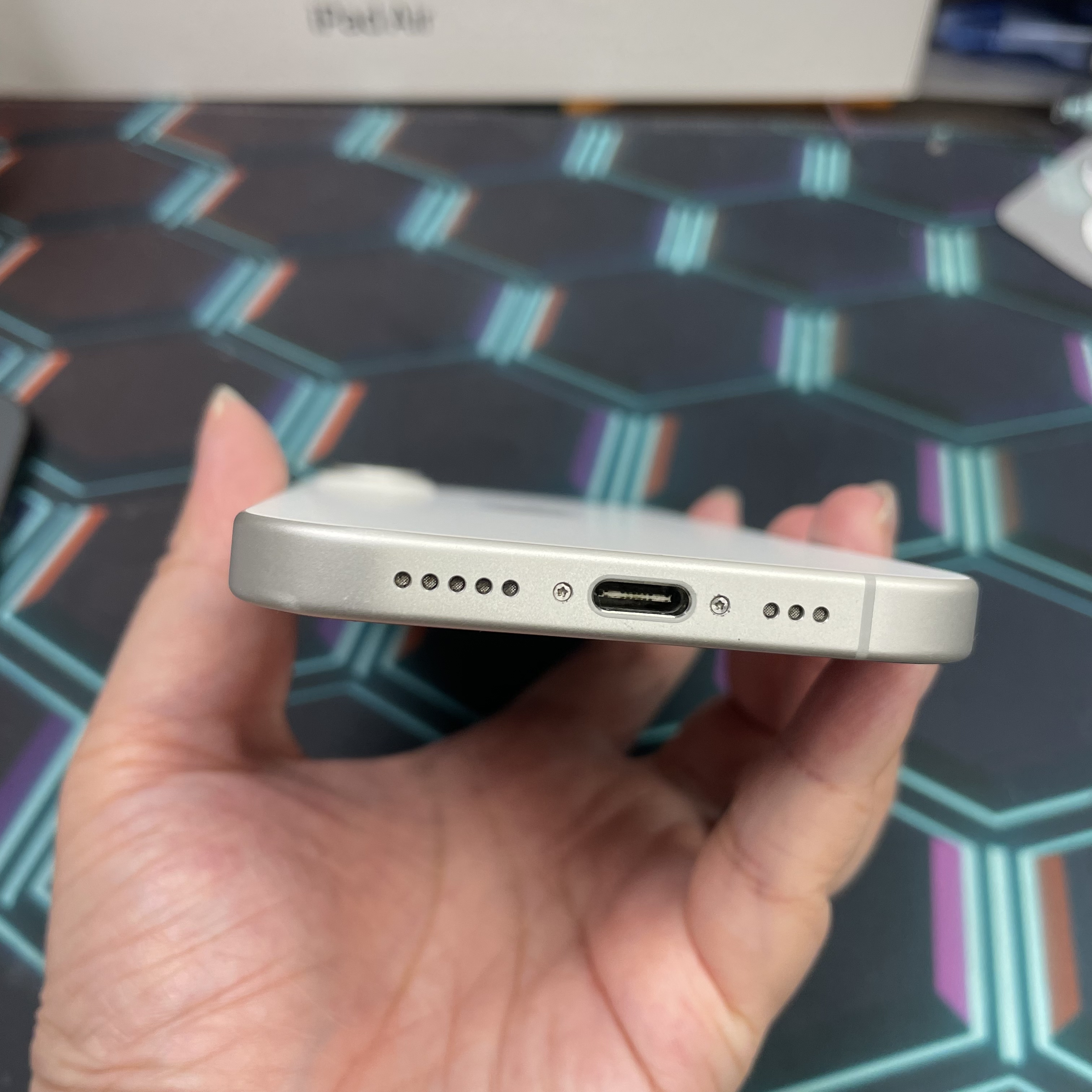 *8074 17 勁靚機 256GB 電90 白色 white