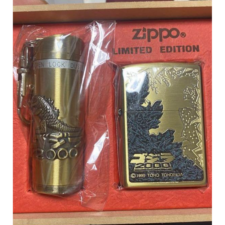 Zippo 1999年-Godziila-哥斯千禧限量版套機完美保存品打火機 Zippo 1999年-Godziila-哥斯千禧限量版套機完美保存品打火機