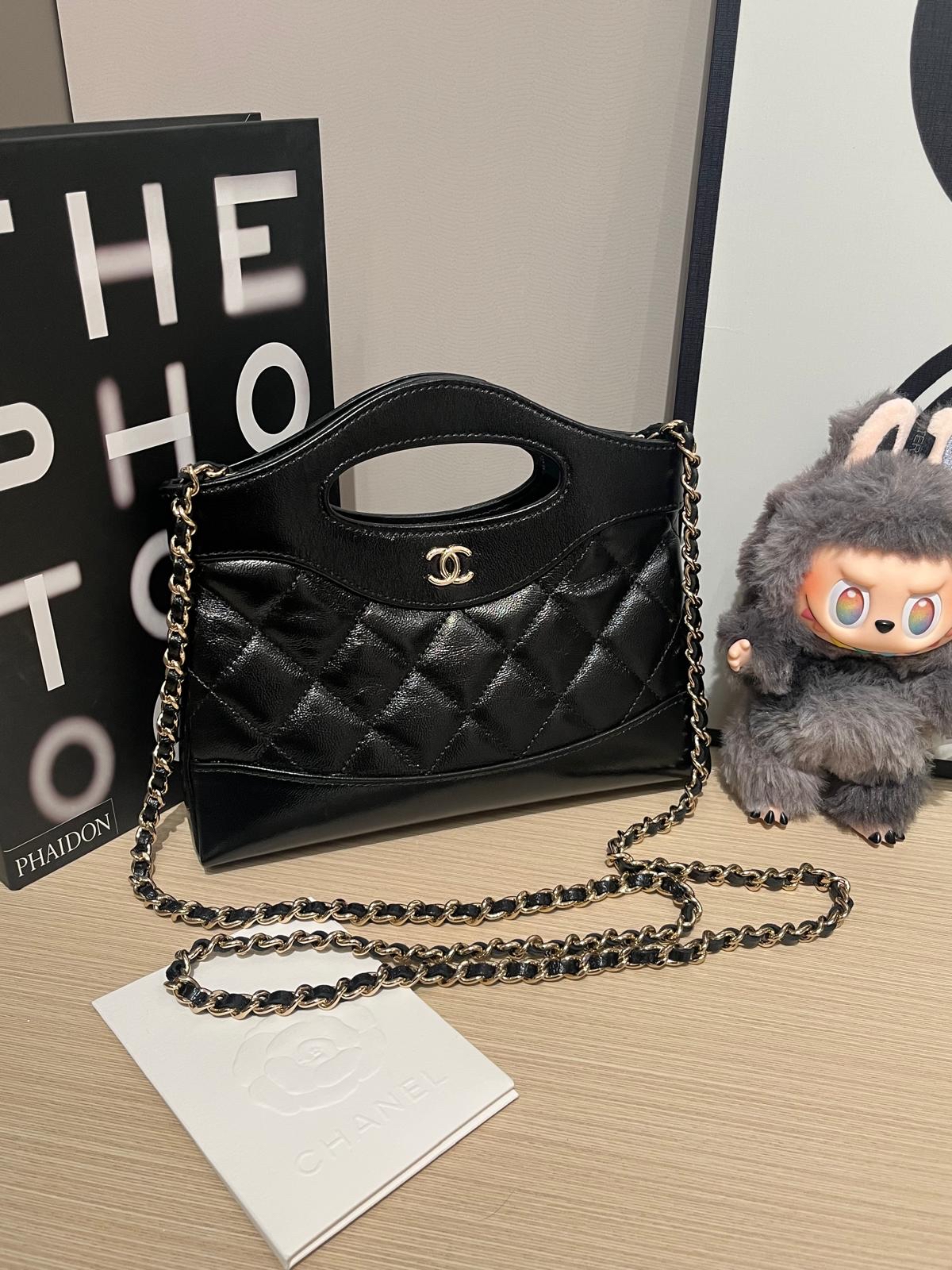 Chanel nano 31 calfskin 2way bag 100%Authentic ,98%New ✅專門店收據✅晶片✅dust bag✅box