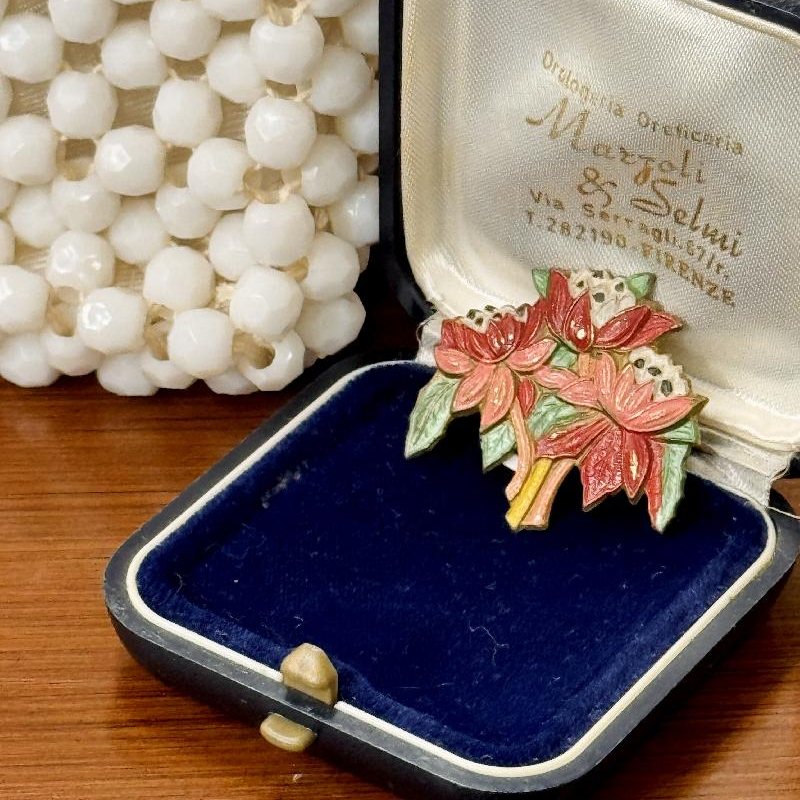 Vintage c.a. 1930 Czechoslovakian Hand Painted Floral Brooch (B009)