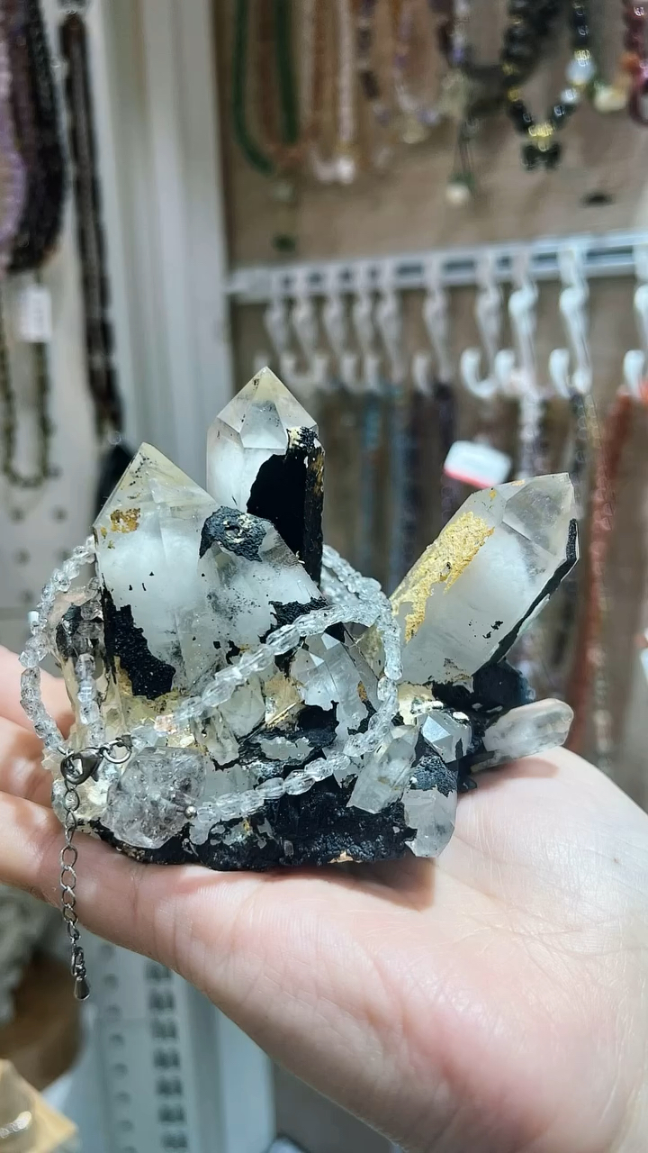 隱山白水晶簇(有共生)