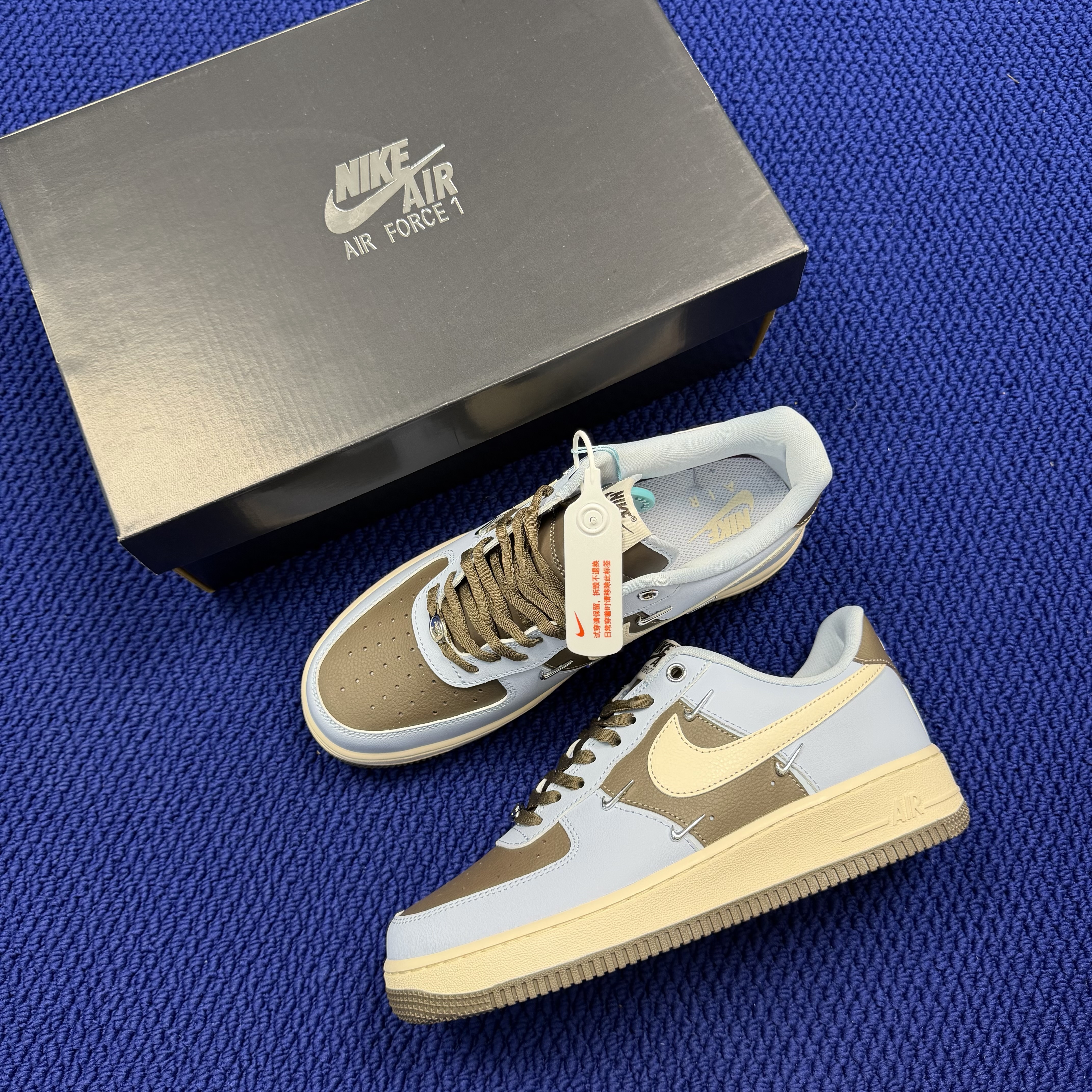 Nike Air Force 1 '07 LX IV4089-011 