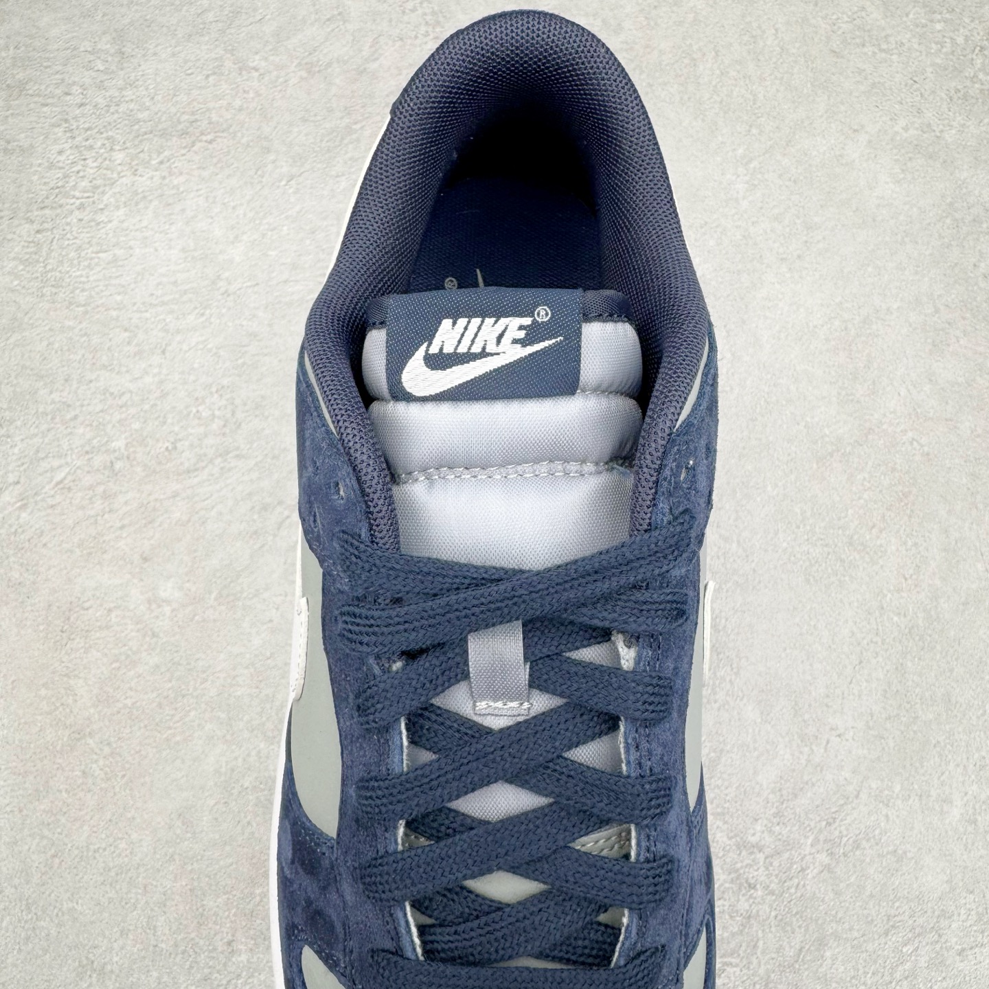 Nike Dunk Low "Georgetown Suede" IB3079-400