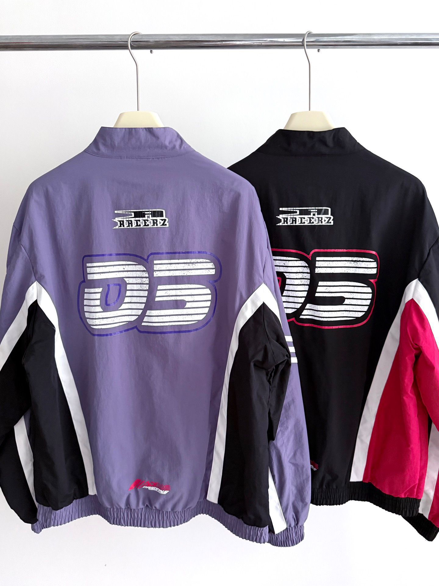 $178件。Adidas賽車拉鍊外套