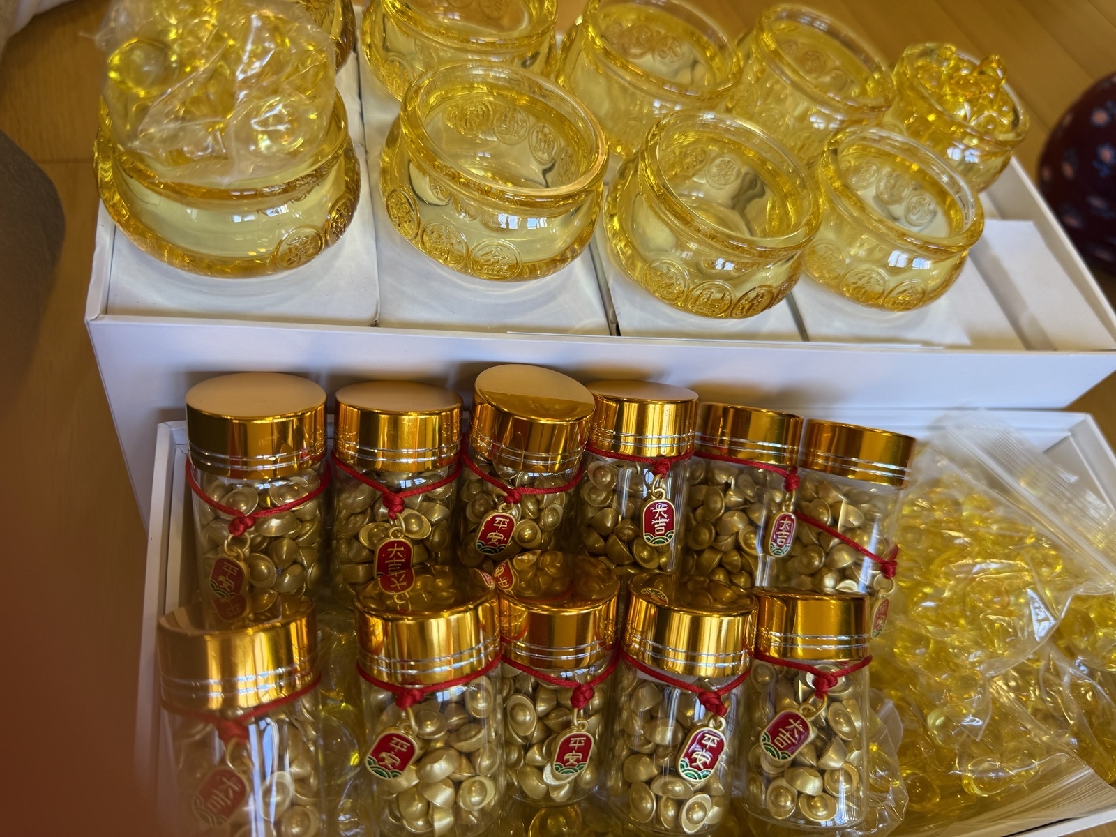 當卡中心新年義賣品#5：金元寶大吉瓶（放正東財位）如23/2寄出（不包郵）義賣品請勿使用積分扣減