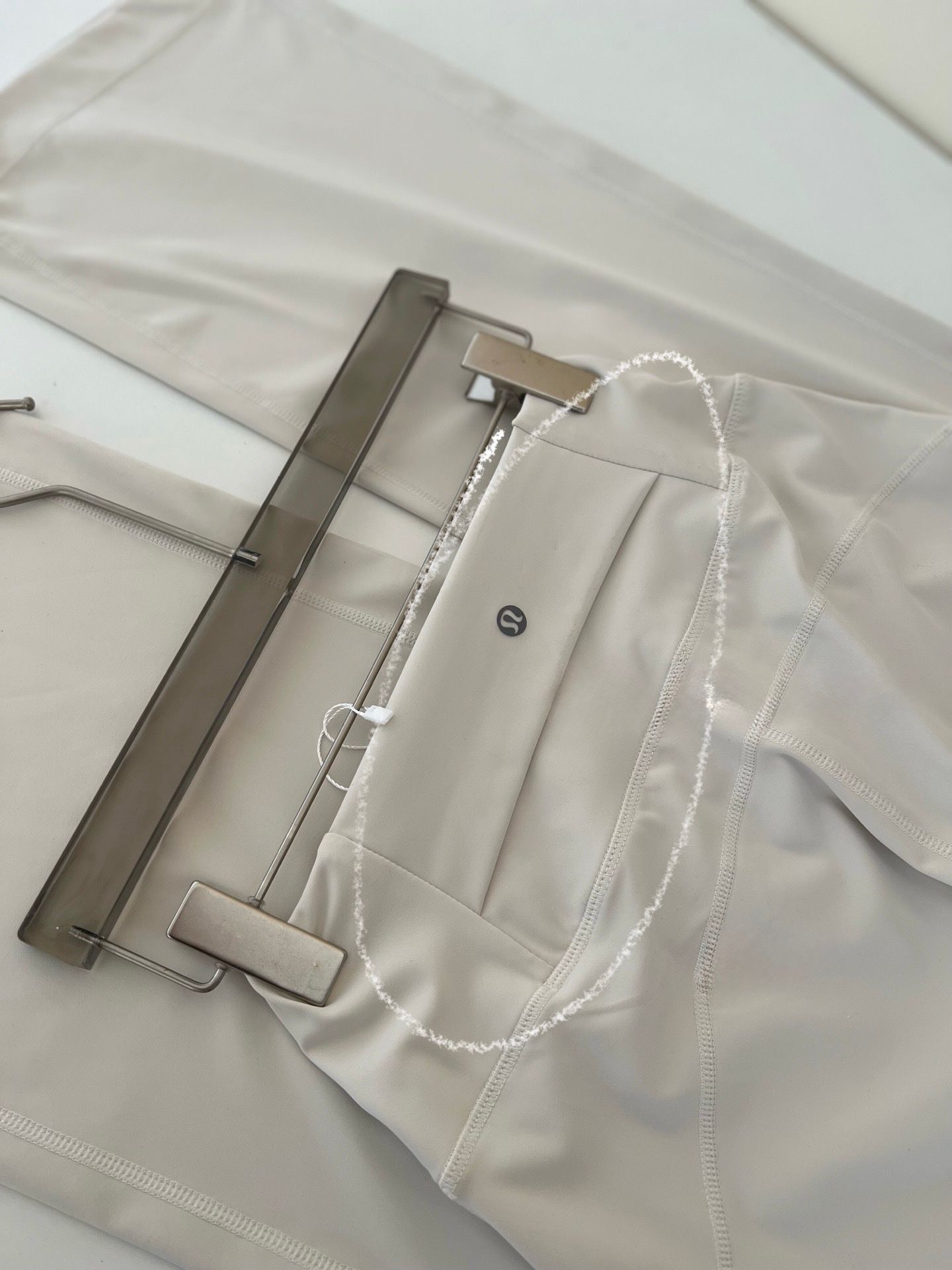 $85條，2條起$75條。lulu口袋瑜伽闊腿褲