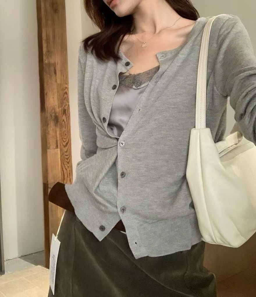 假2 件拼satin Top